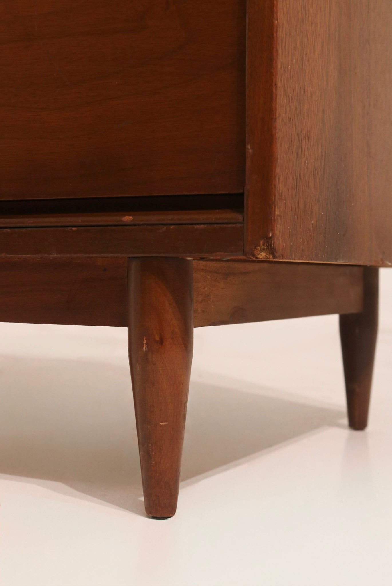 Mid Century Modern Vintage Walnut Wood 6 Drawers Dresser