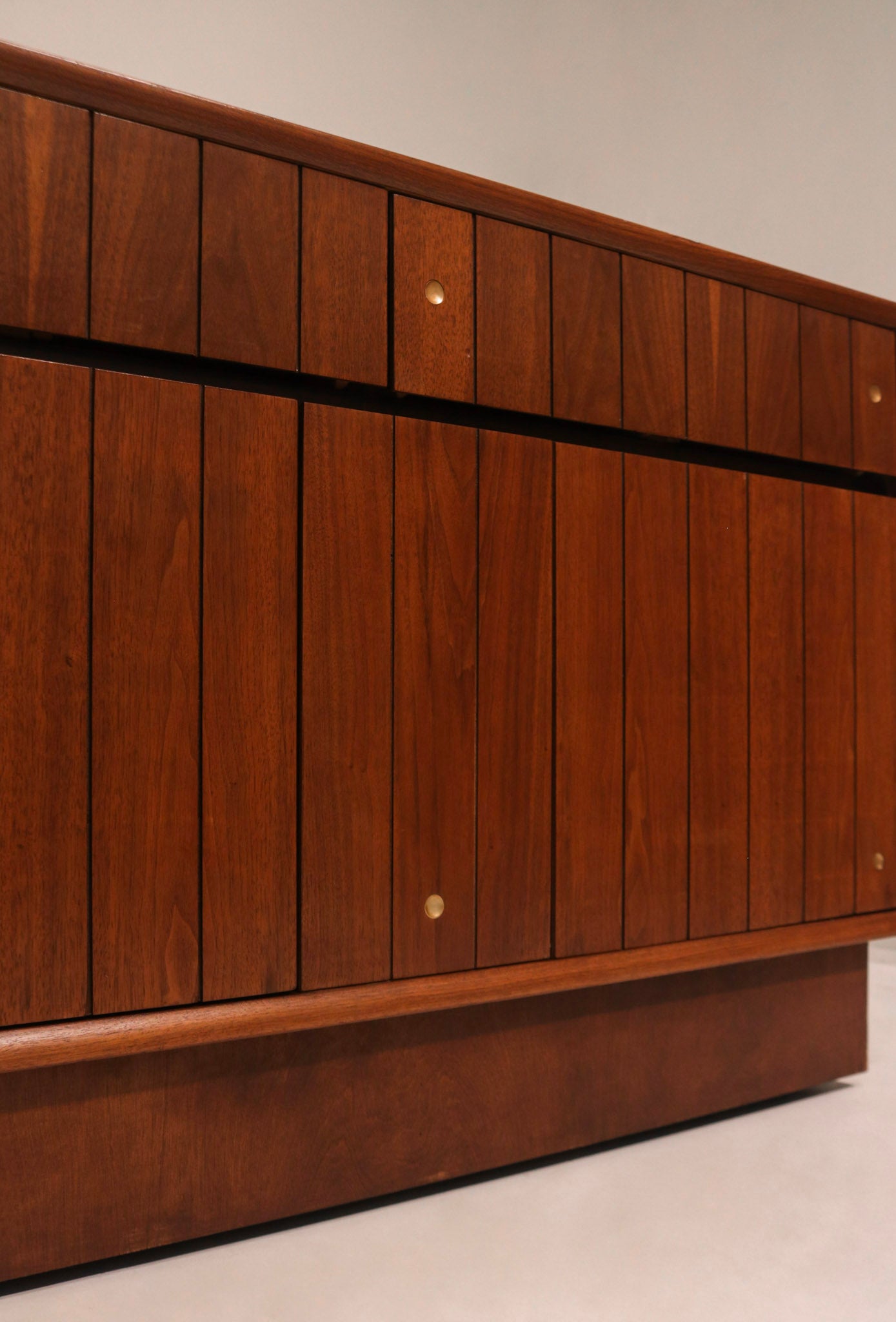 Kroehler Walnut Credenza / Media Console - 49"
