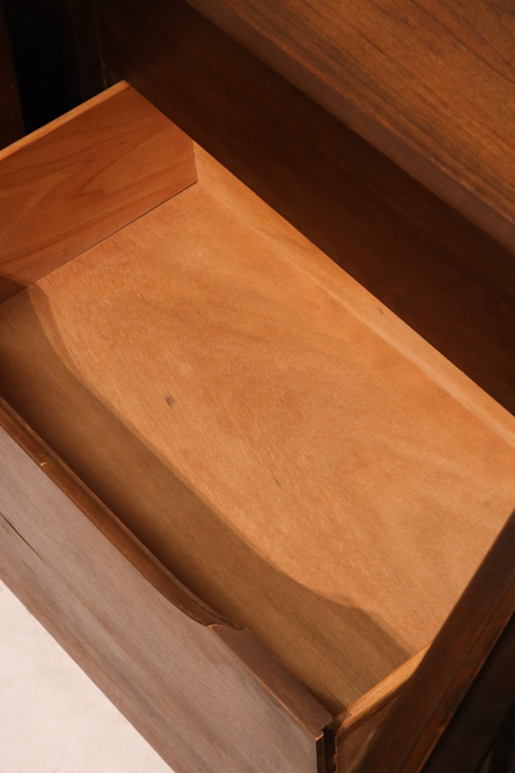 Mid Century Modern Walnut Wood Vintage 9 Drawers Dresser By Bassett