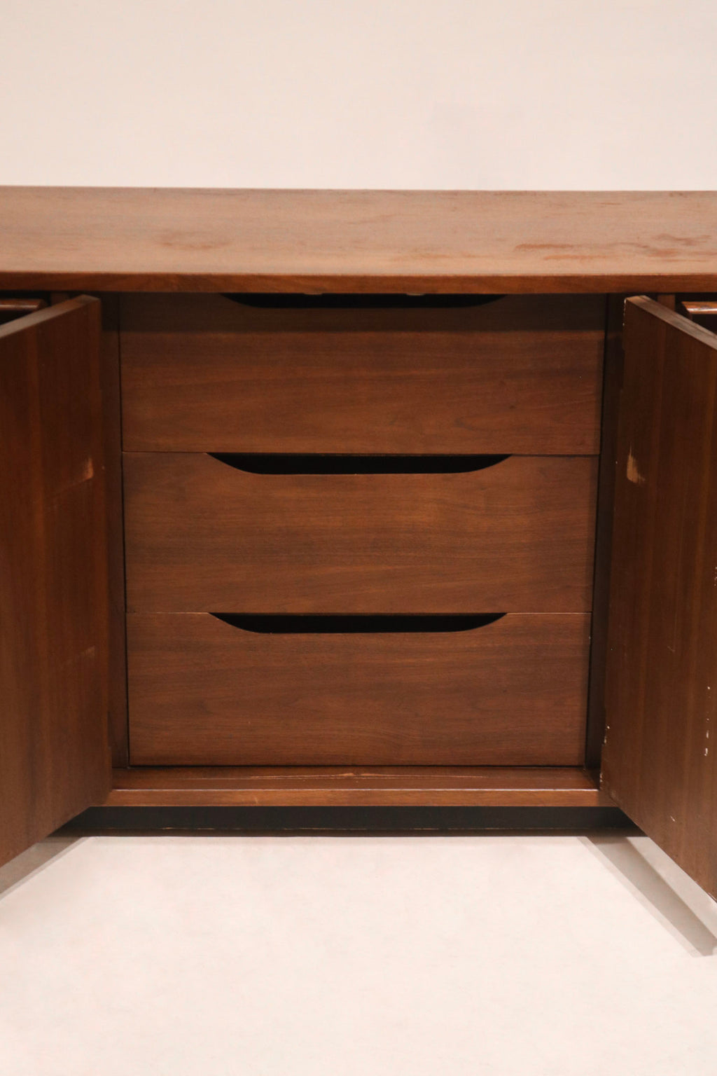 Mid Century Modern Walnut Wood Vintage 9 Drawers Dresser By Bassett