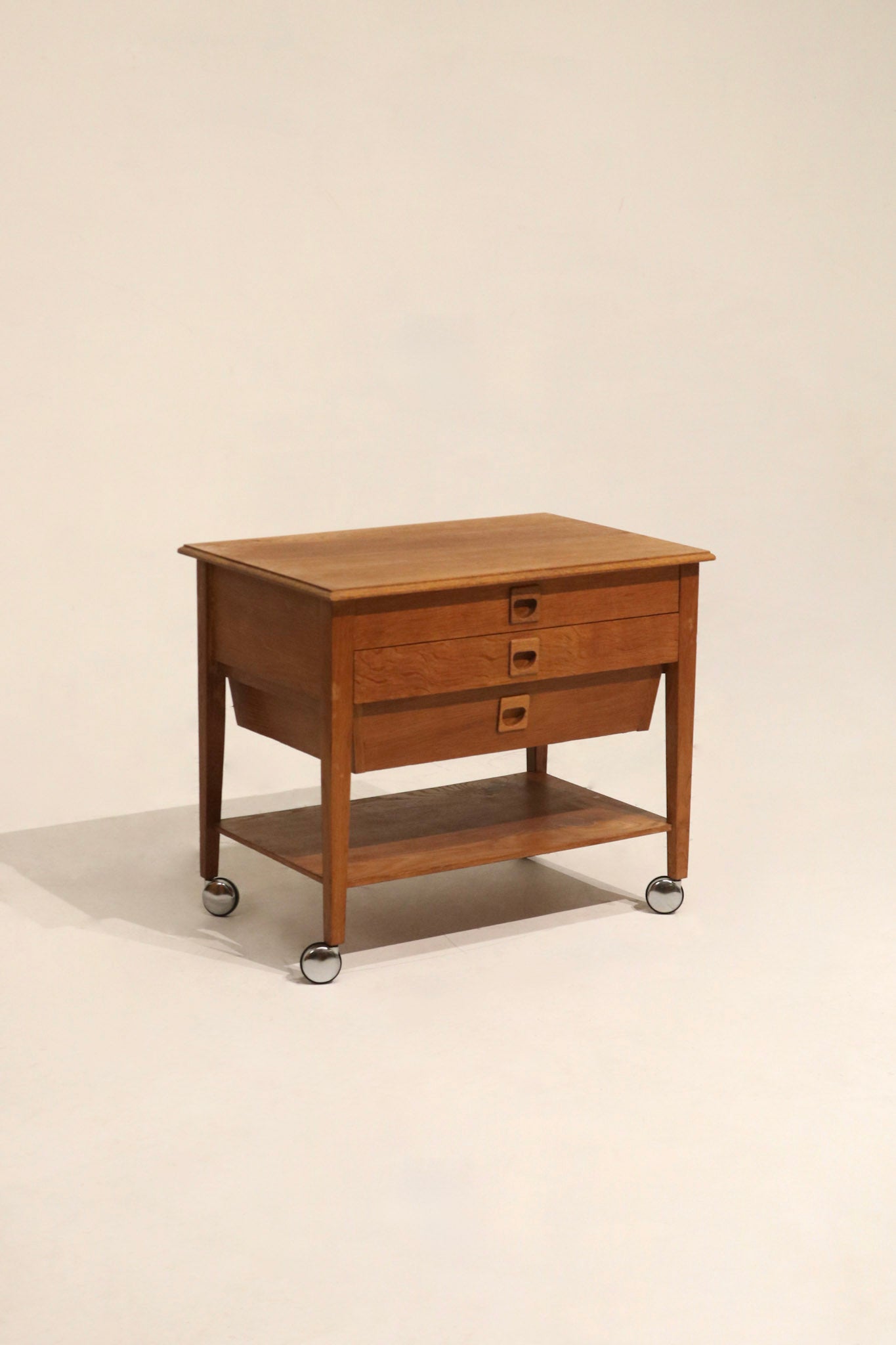Set Of 2 Vintage Danish Oak Wood Side Tables With Drawers