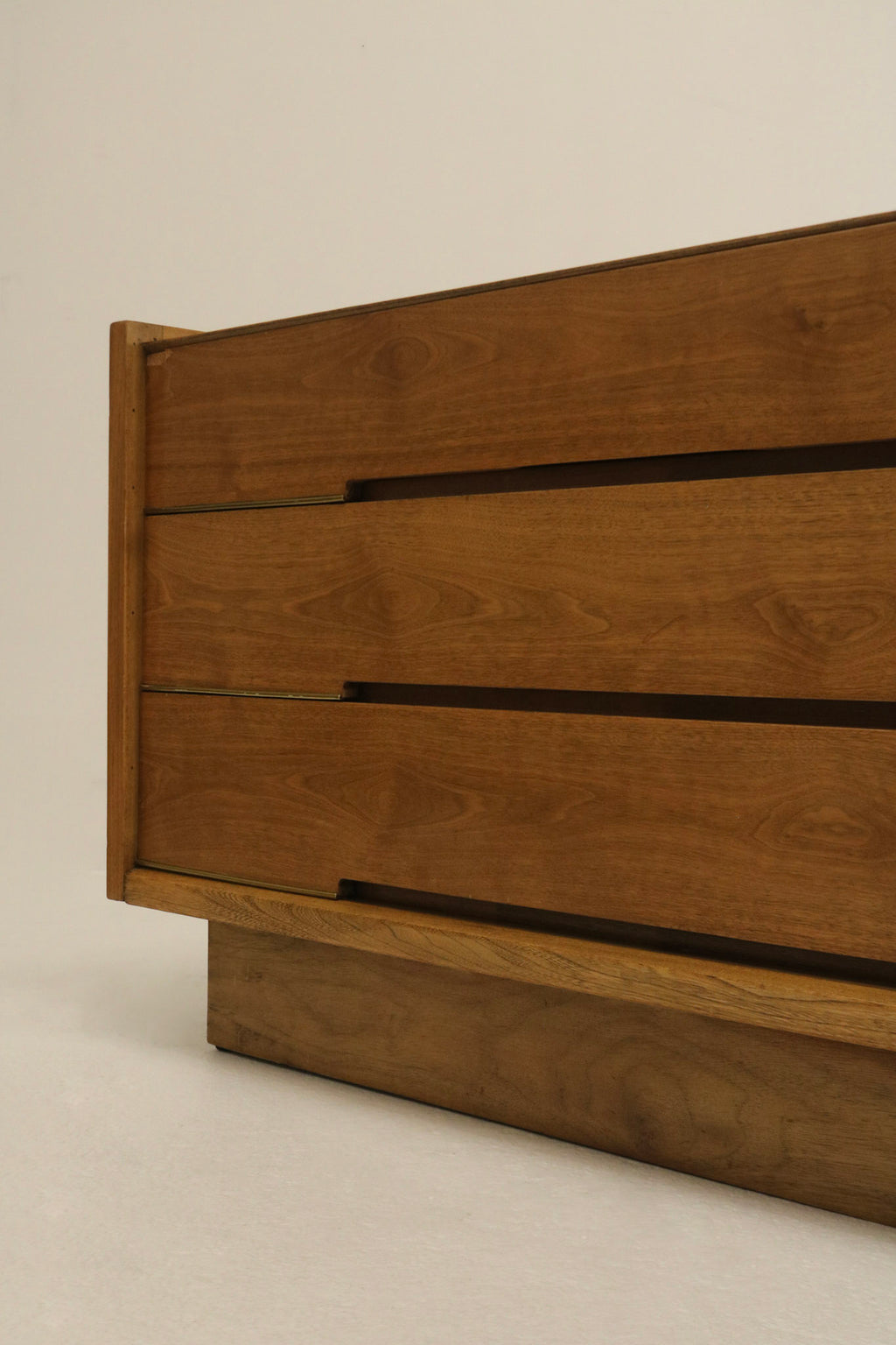 Mid Century Modern Walnut Wood 6 Drawers Lowboy Dresser