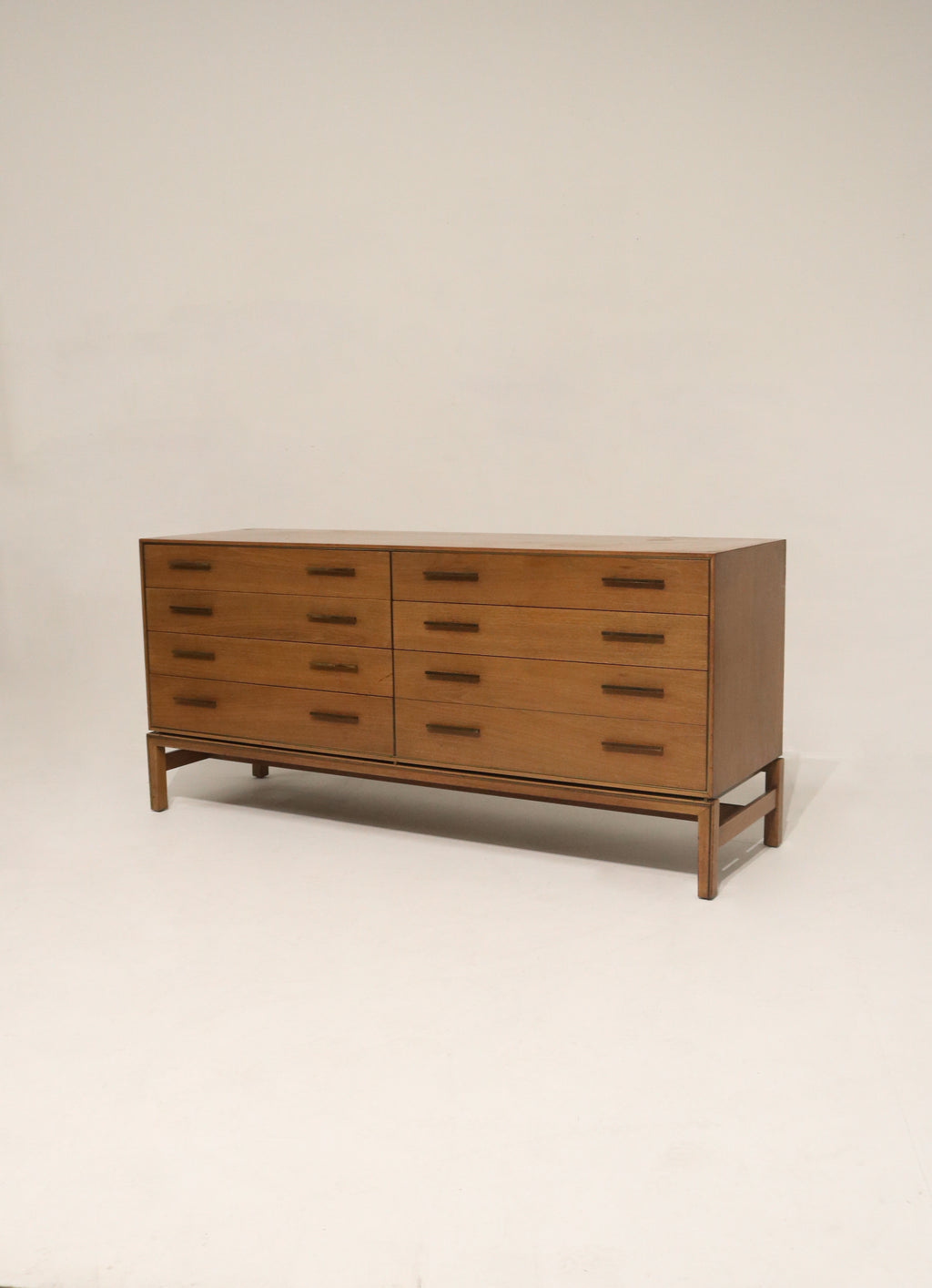 Vintage Oak Wood 7 Drawers Dresser By John Stuart Grand Rapids New York
