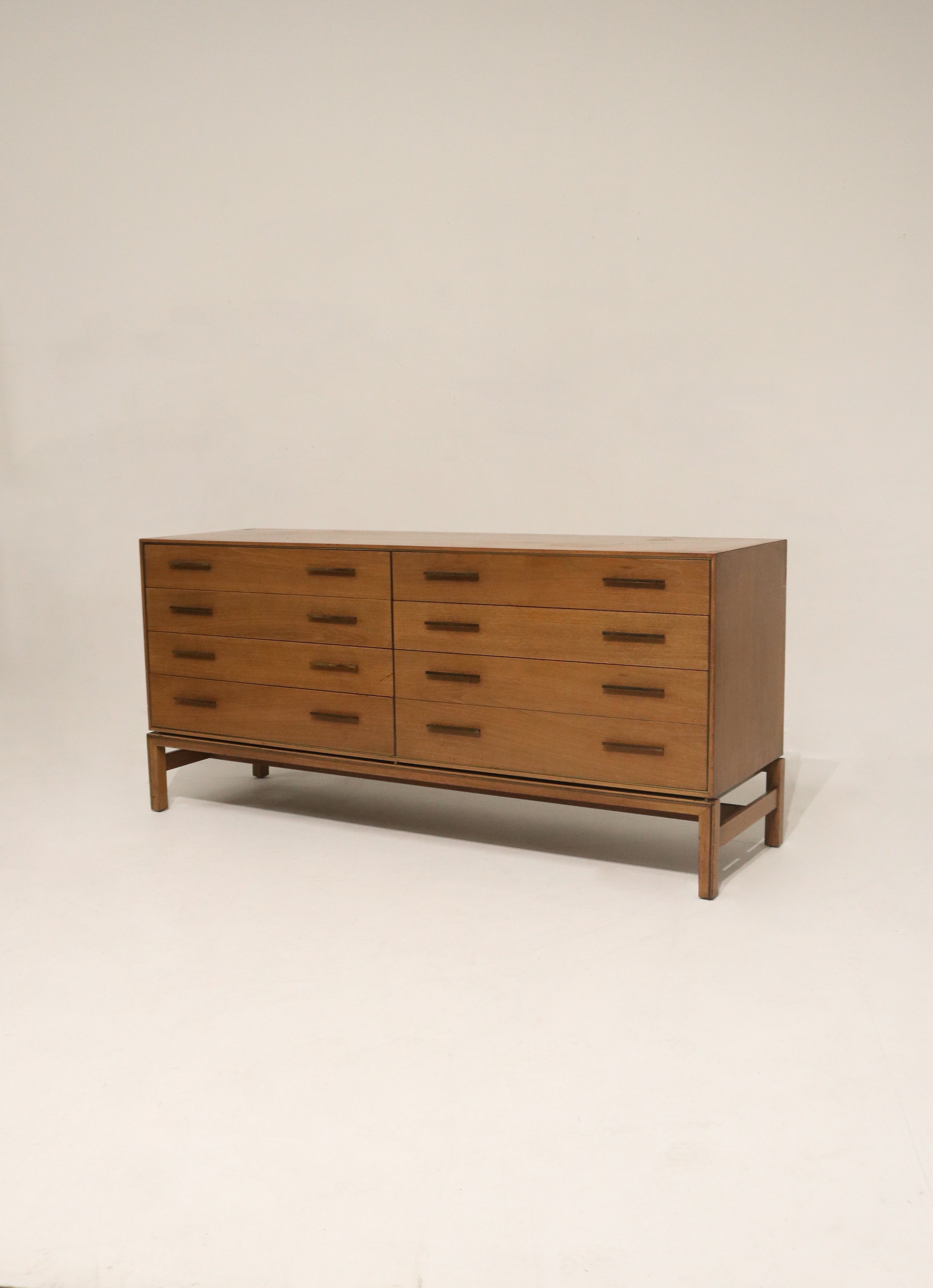 Vintage Oak Wood 7 Drawers Dresser By John Stuart Grand Rapids New York