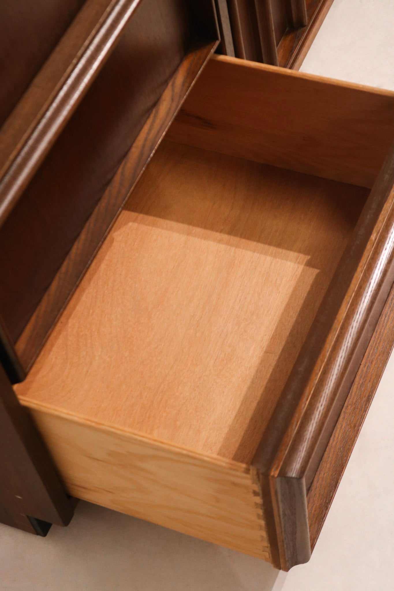 Mid Century Modern Walnut Wood Vintage 9 Drawers Dresser By Bassett