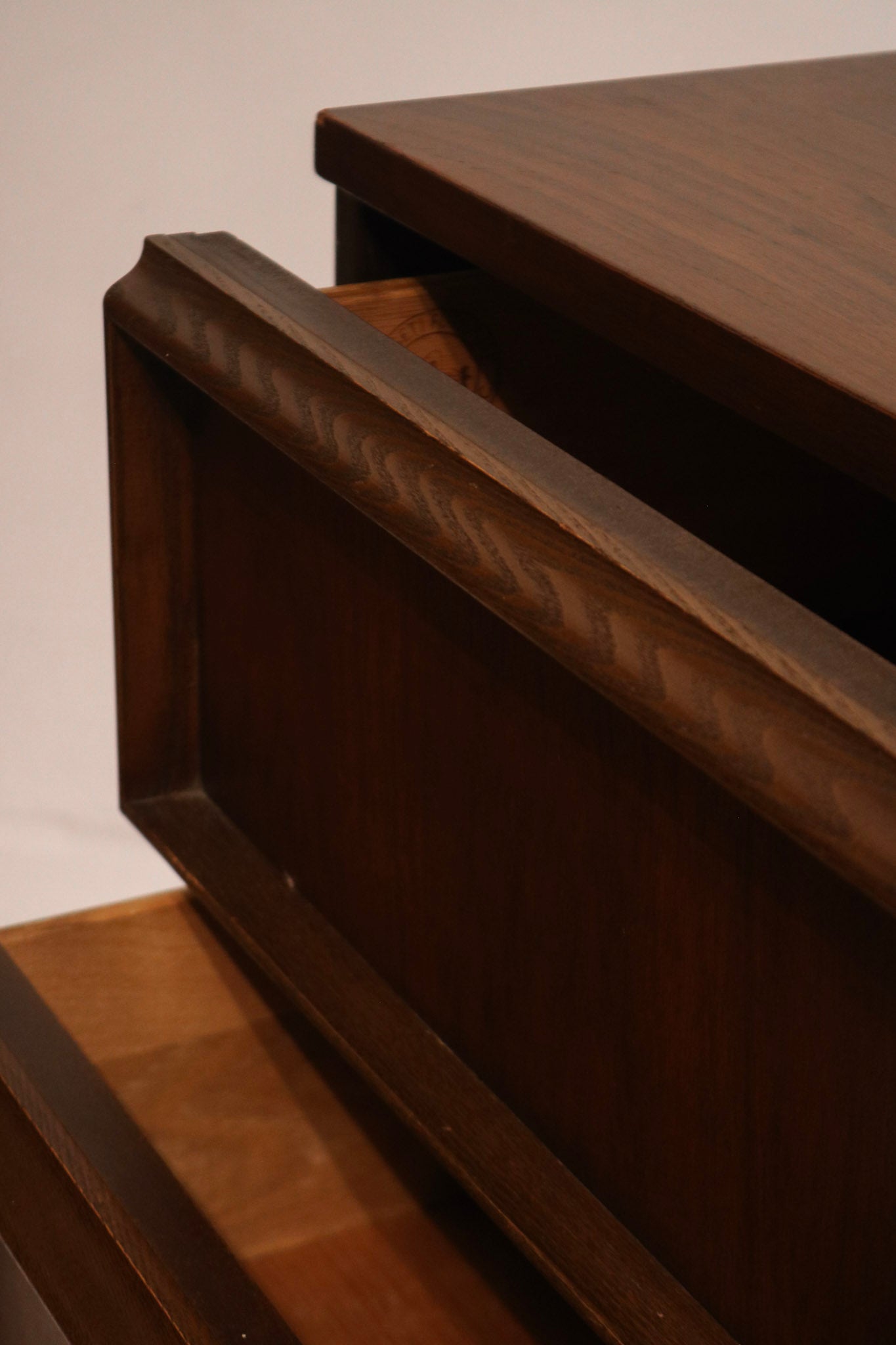 Mid Century Modern Walnut Wood Vintage 9 Drawers Dresser By Bassett