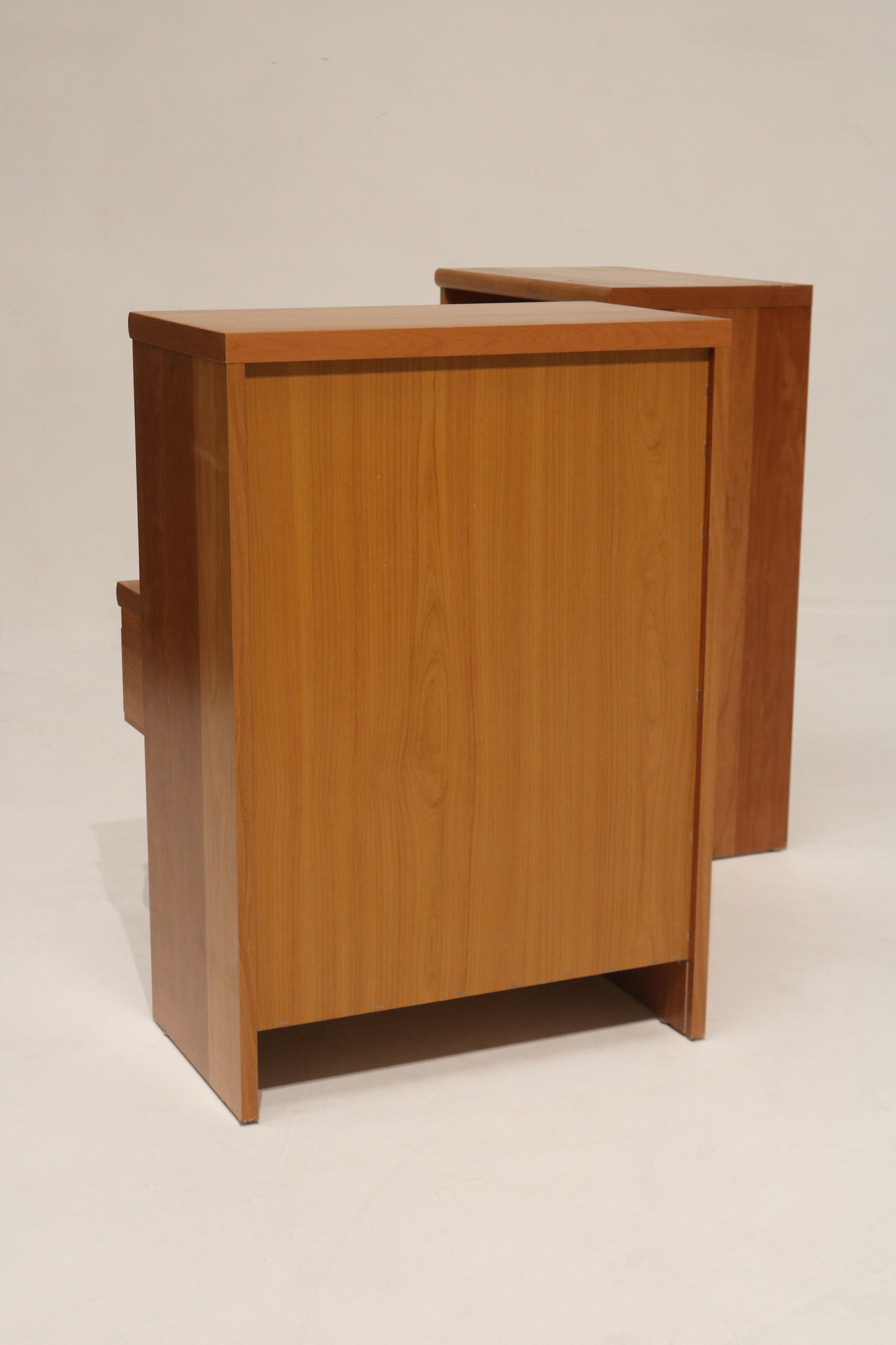 Set Of 2 Vintage Teak Wood Nightstands Bedside Tables With Drawers