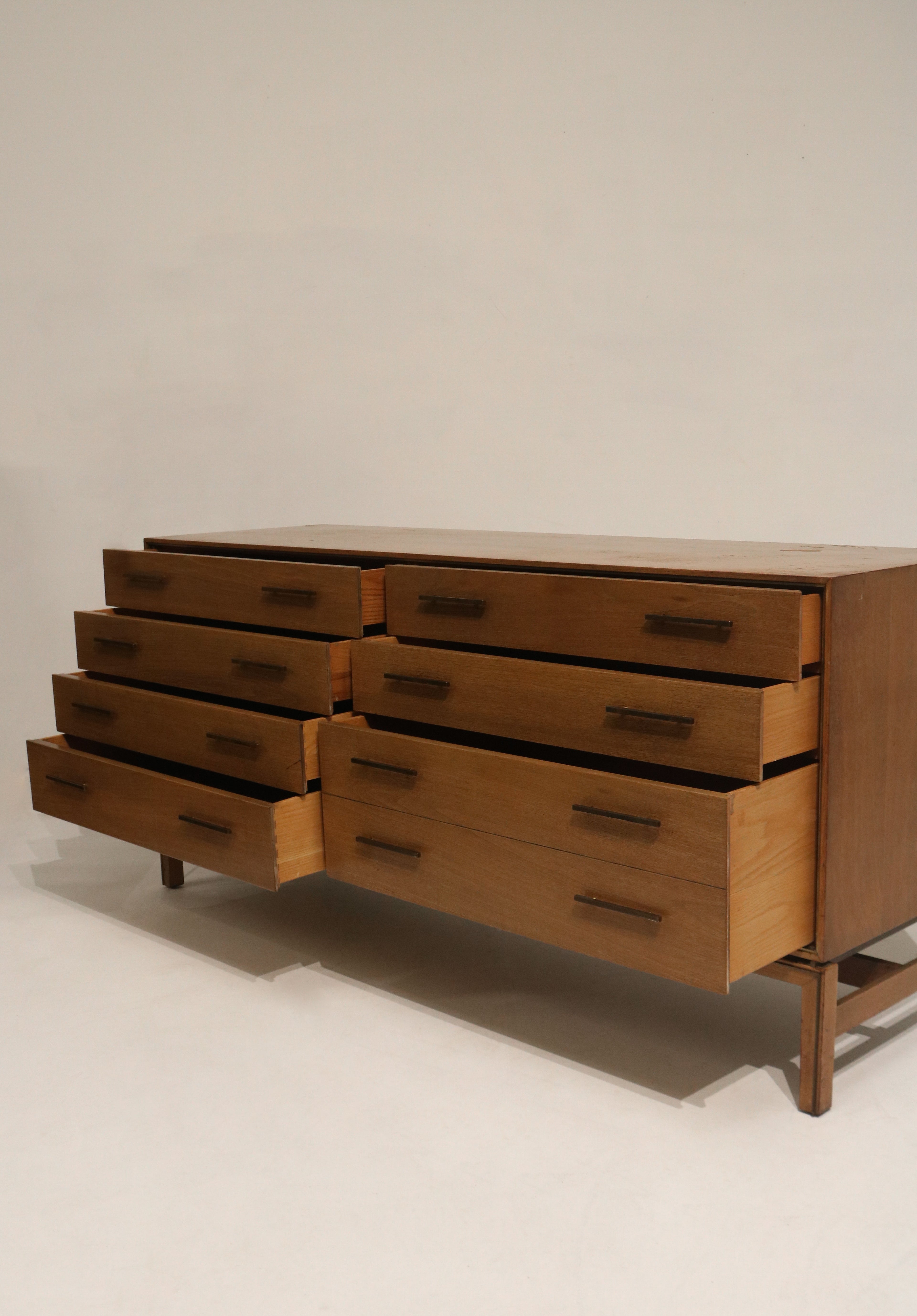 Vintage Oak Wood 7 Drawers Dresser By John Stuart Grand Rapids New York