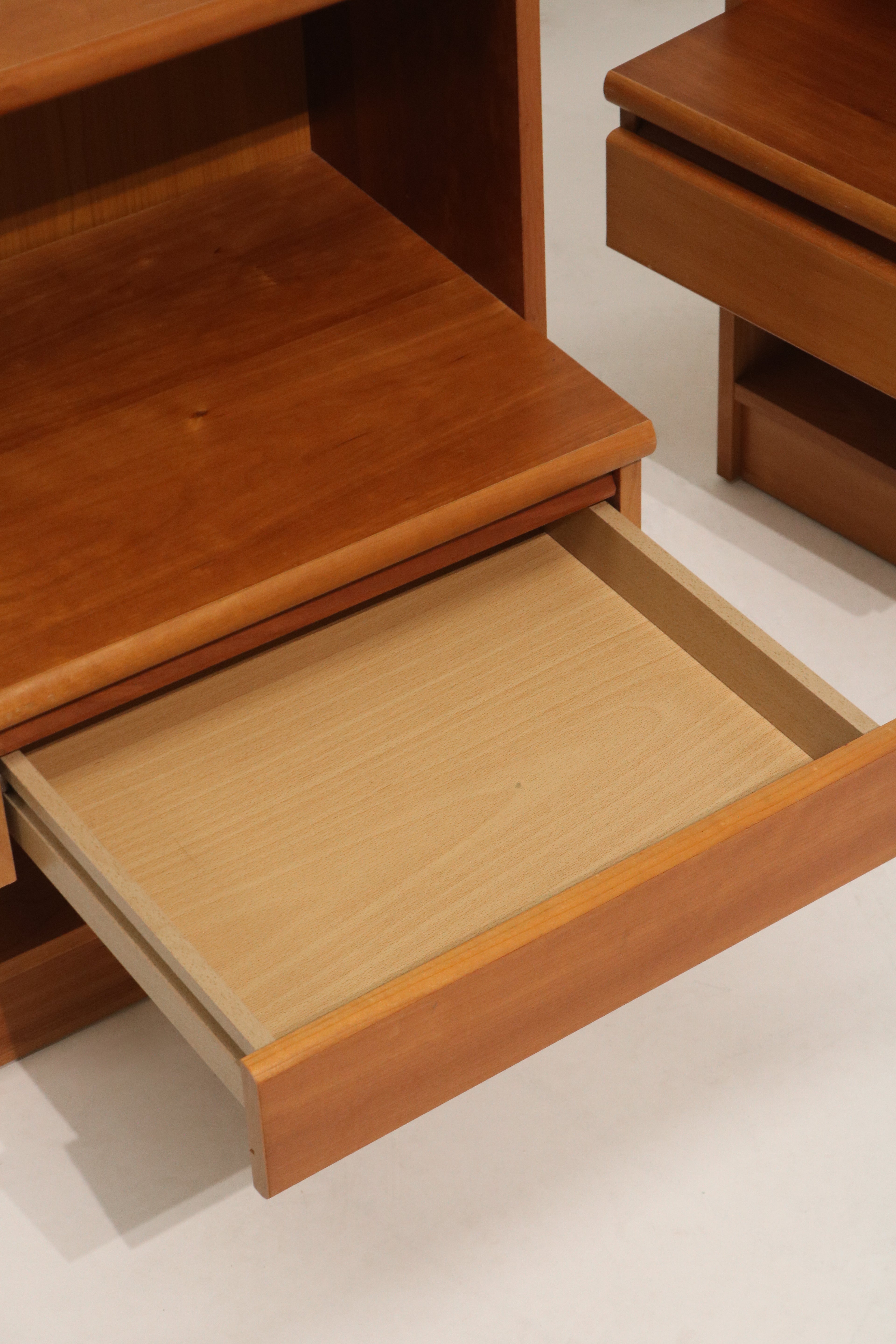 Set Of 2 Vintage Teak Wood Nightstands Bedside Tables With Drawers