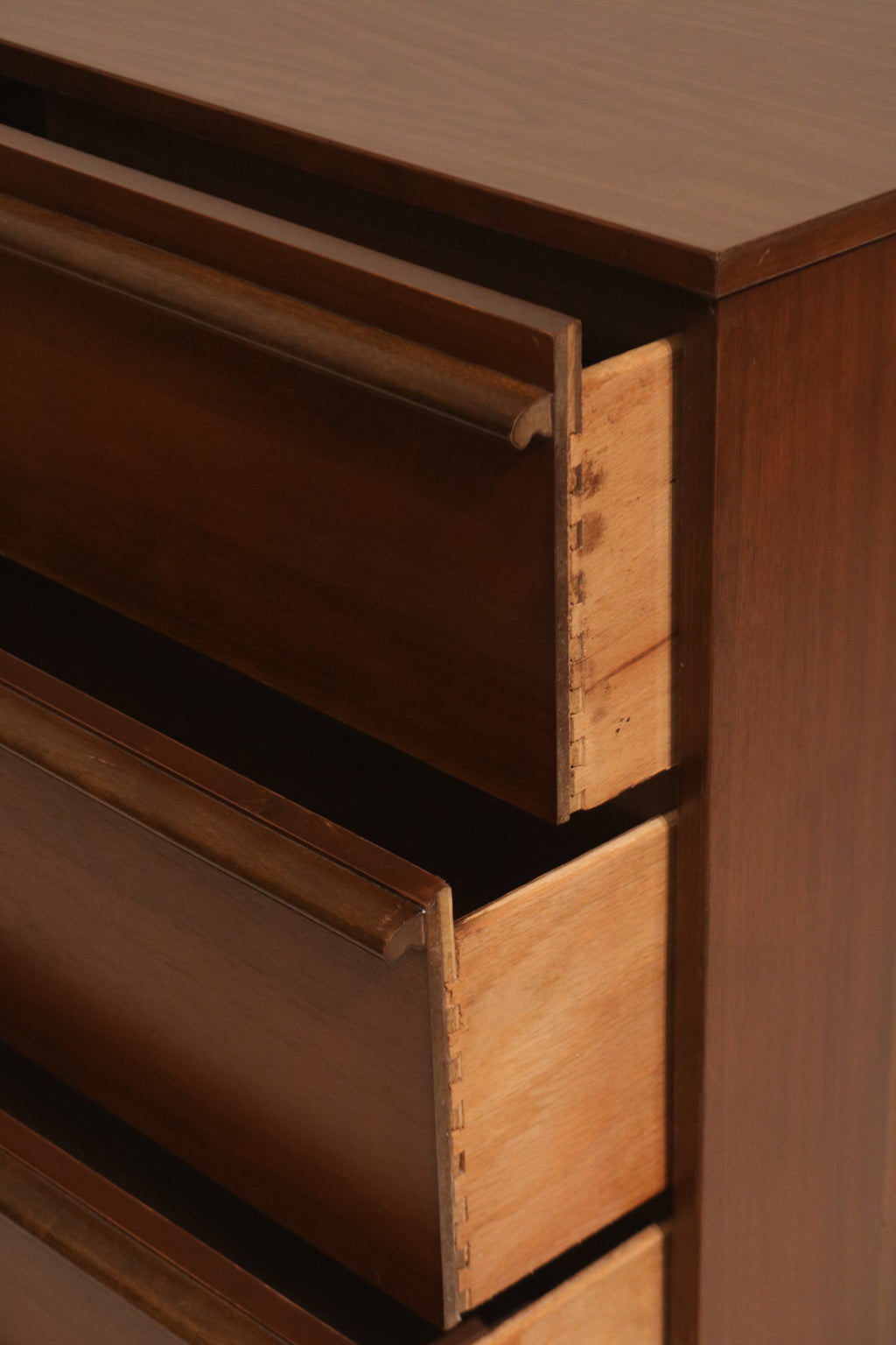 Mid Century Modern Walnut Chest Of Drawer Dresser By Bassett