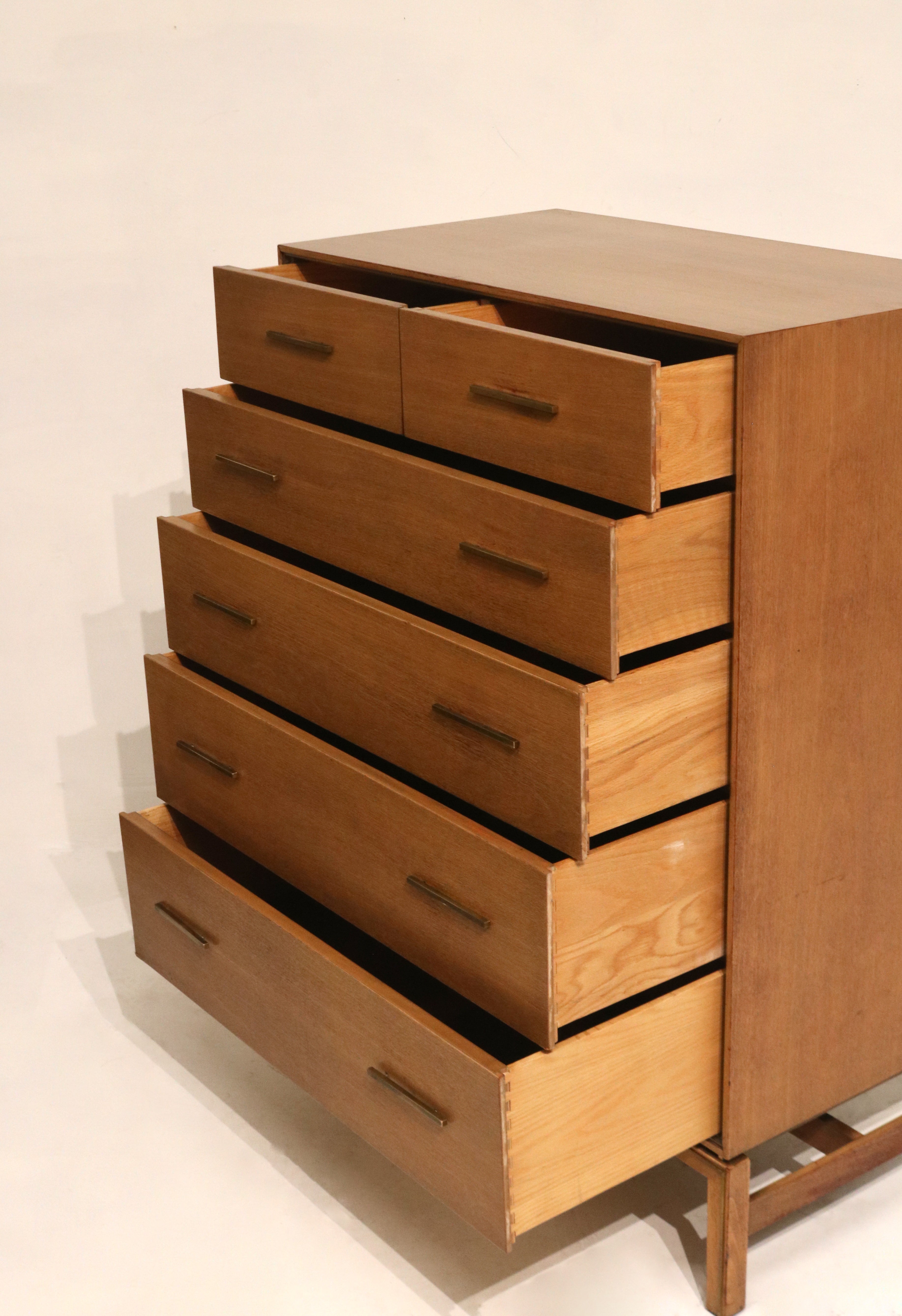 Vintage Oak Wood 6 Drawers Dresser By John Stuart Grand Rapids New York