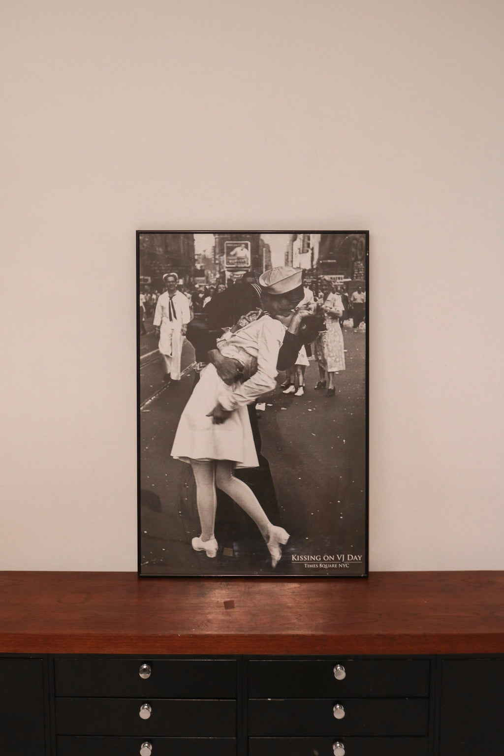 Kissing On VJ Day Time Square Iconic Vintage Photograpy Print
