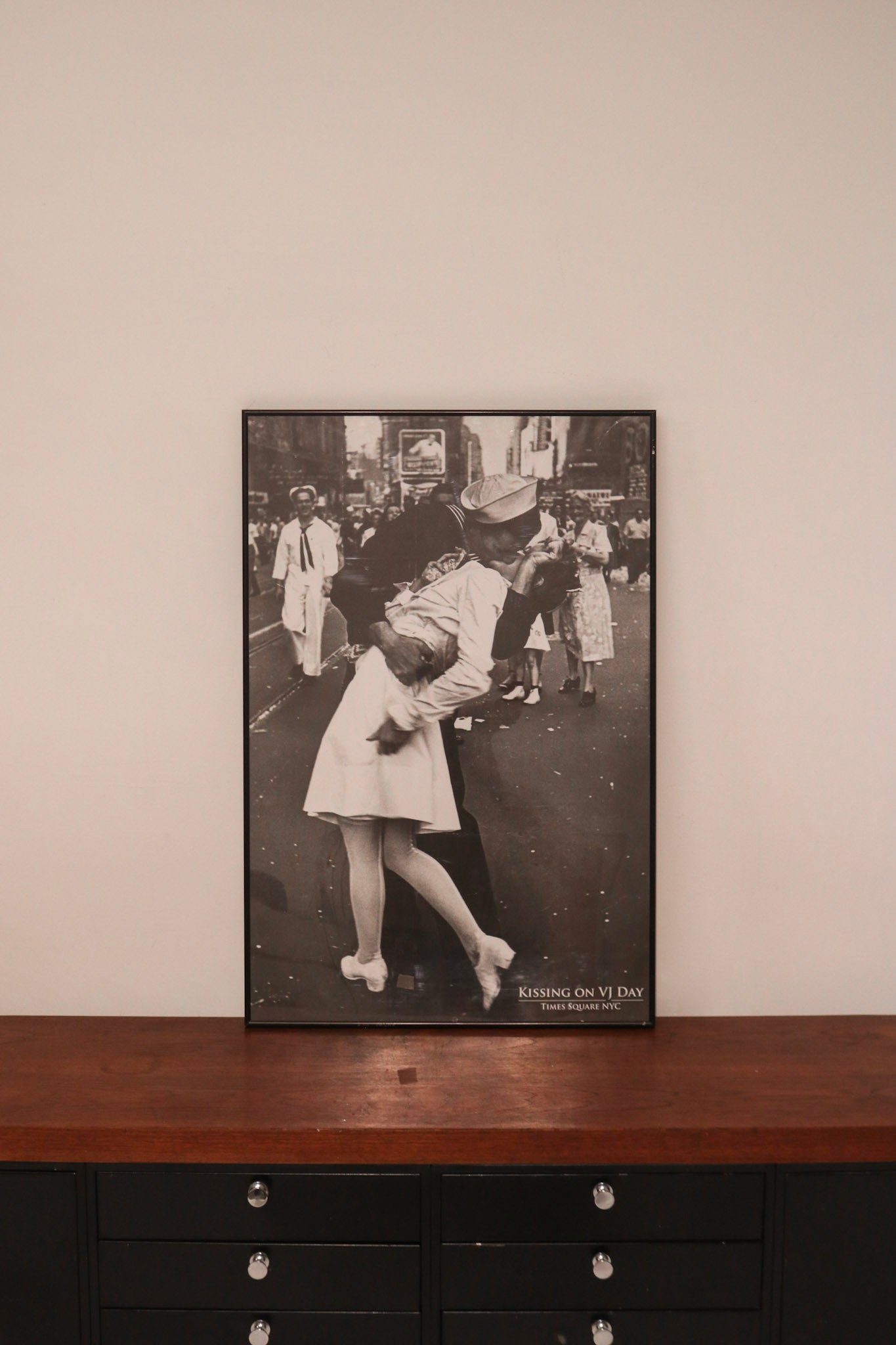 Kissing On VJ Day Time Square Iconic Vintage Photograpy Print
