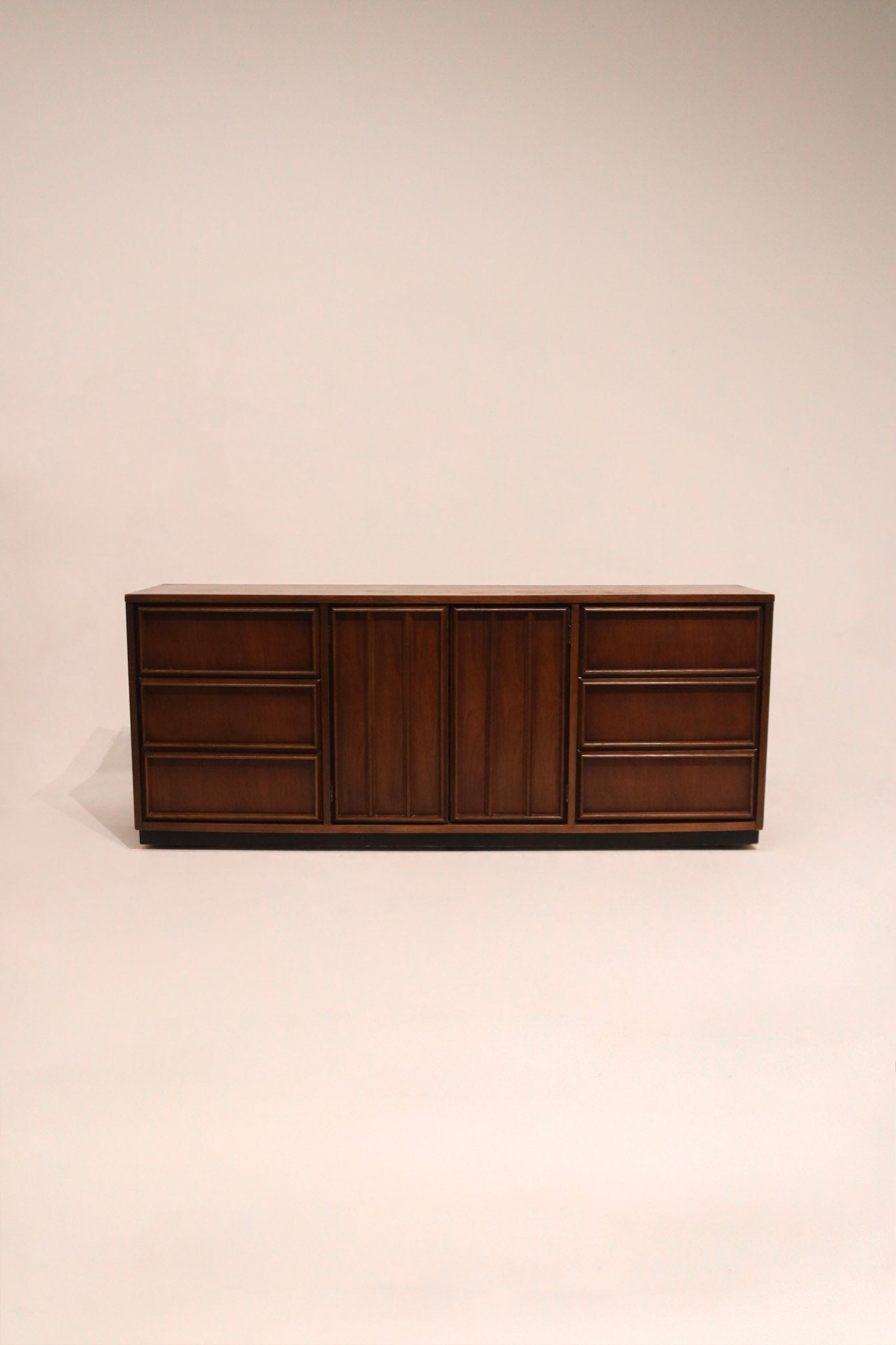 Mid Century Modern Walnut Wood Vintage 9 Drawers Dresser By Bassett