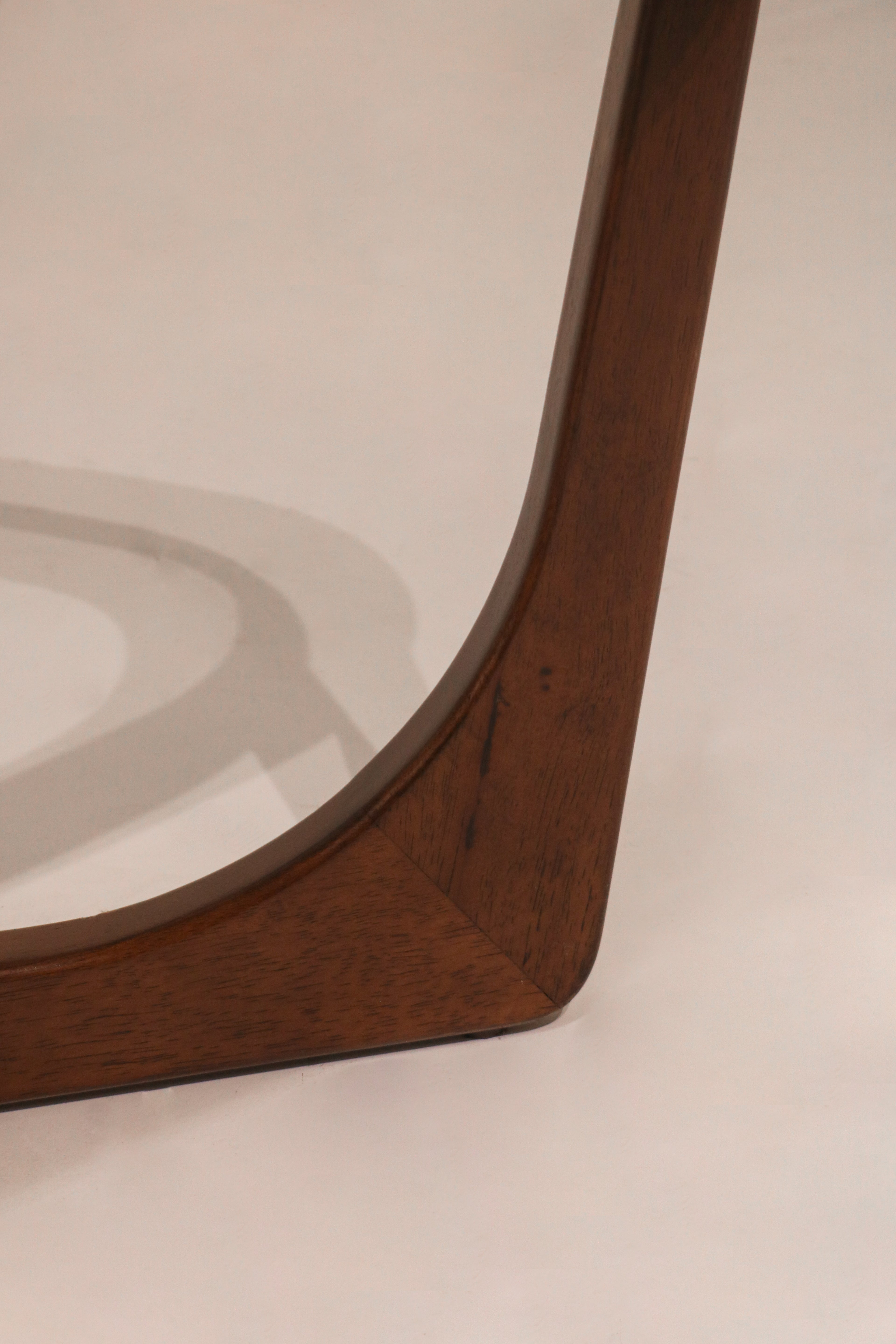 Close-up of the base center joint construction in solid wood