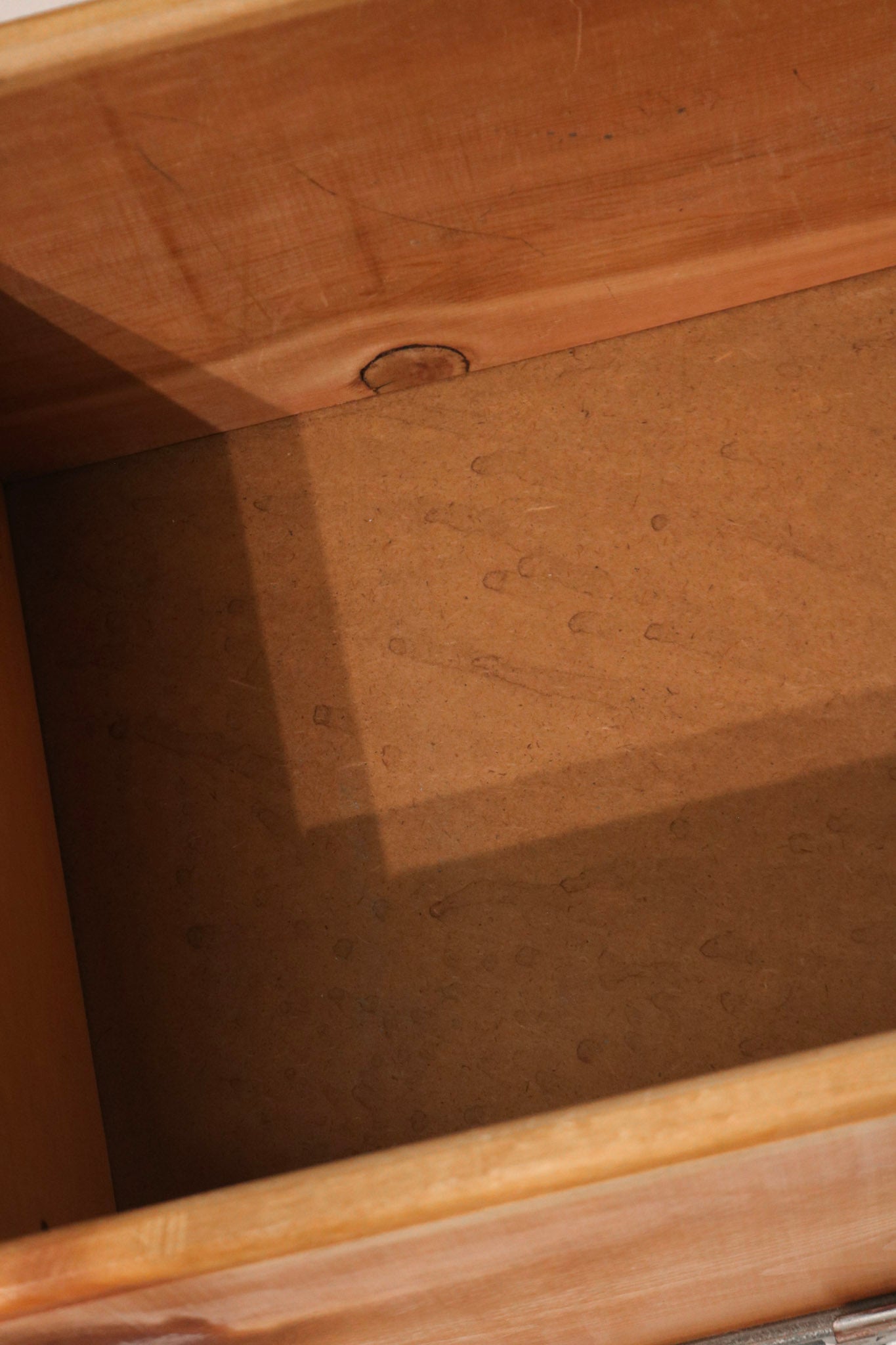 Detail of oak wood grain pattern that adds to the vintage character of the desk