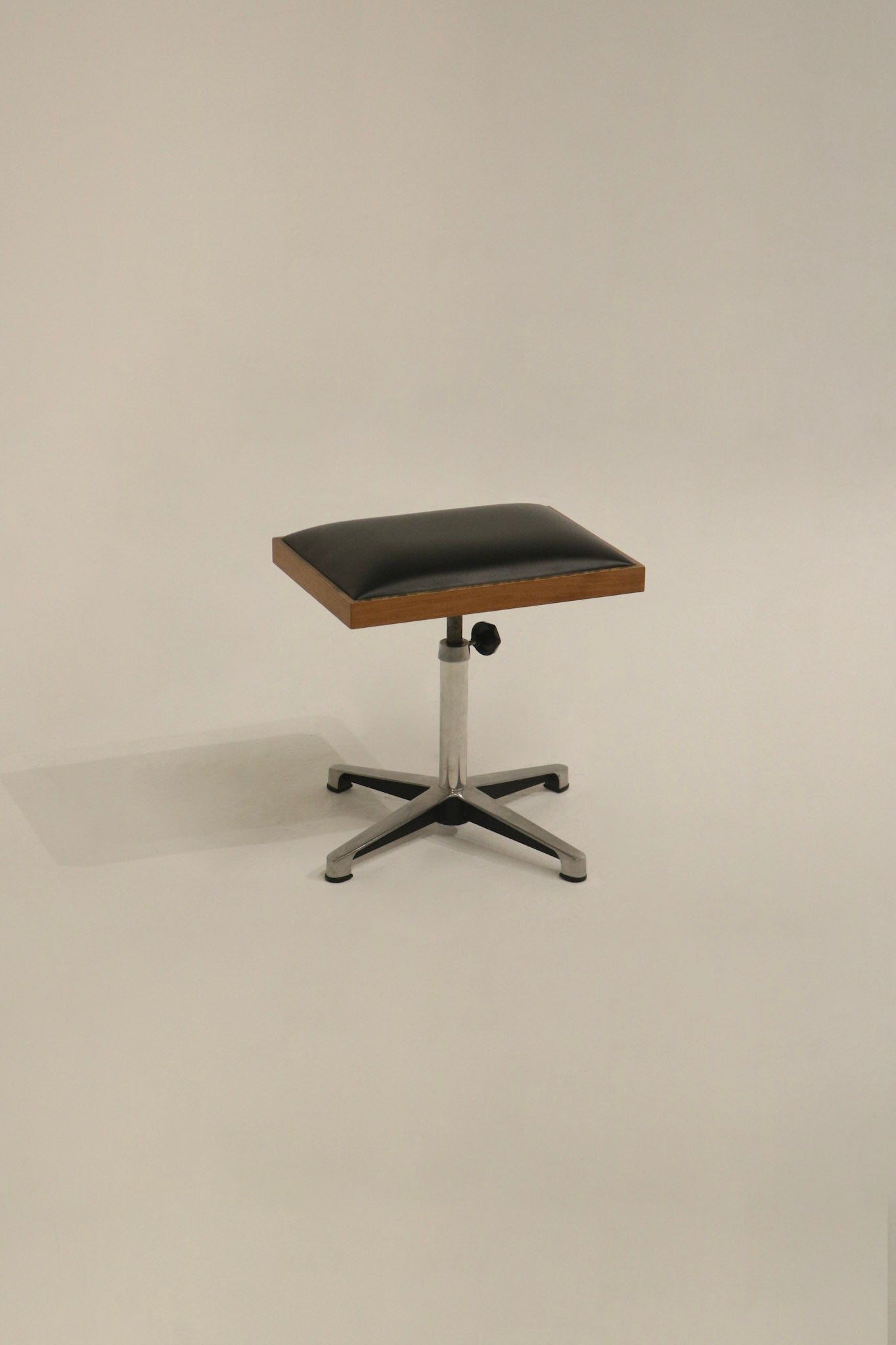 Vintage adjustable height piece