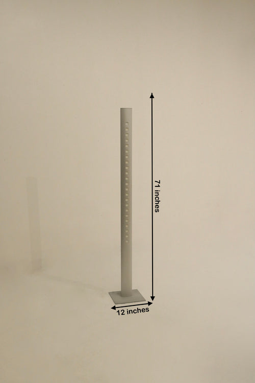 Brushed aluminum finish of Extensia Floor Lamp