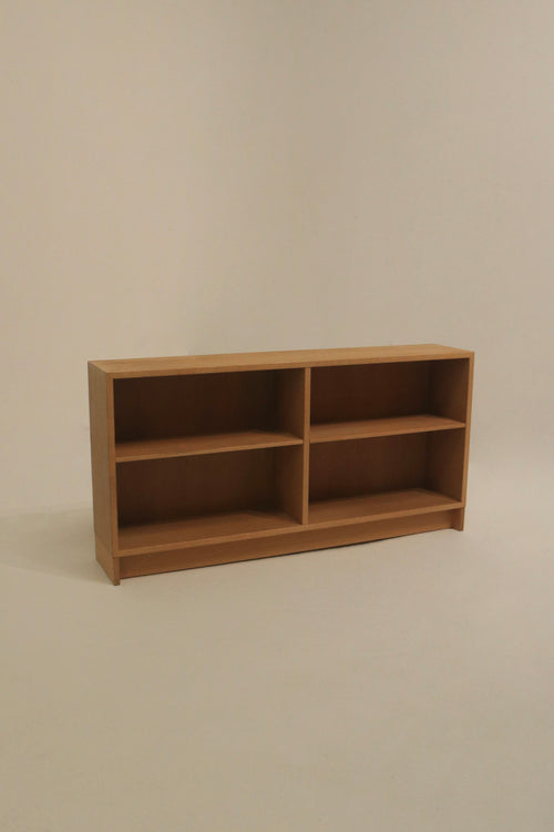 Oak wood shelf with adjustable shelves
