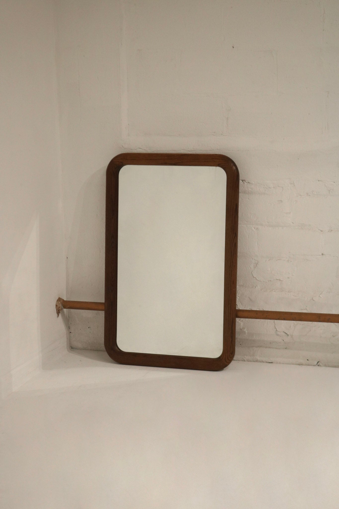 Solid oak wood frame in great condition