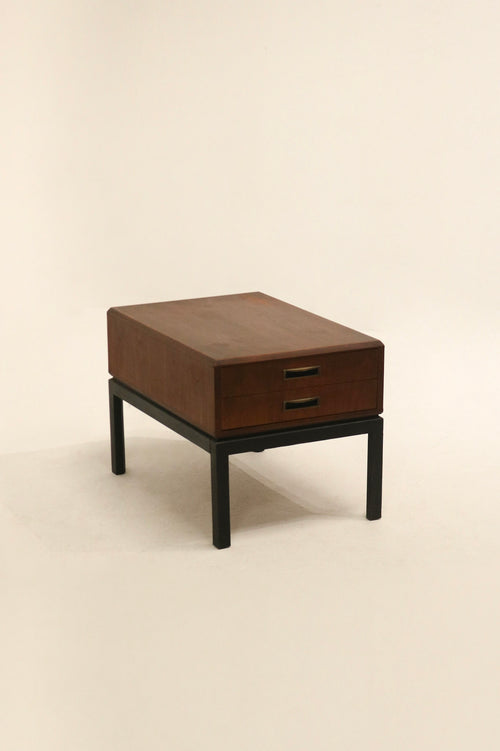 Walnut wood chest by Maurice Villency New York