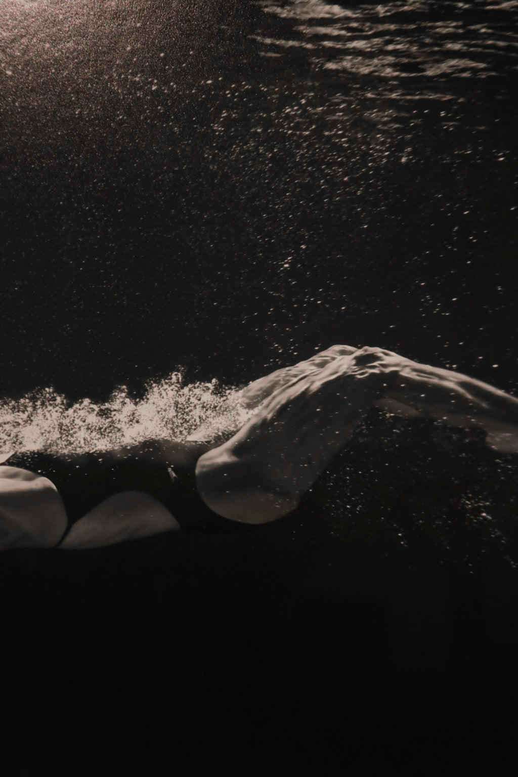 Frame’s mounting detail including wire and corner brackets for easy hanging