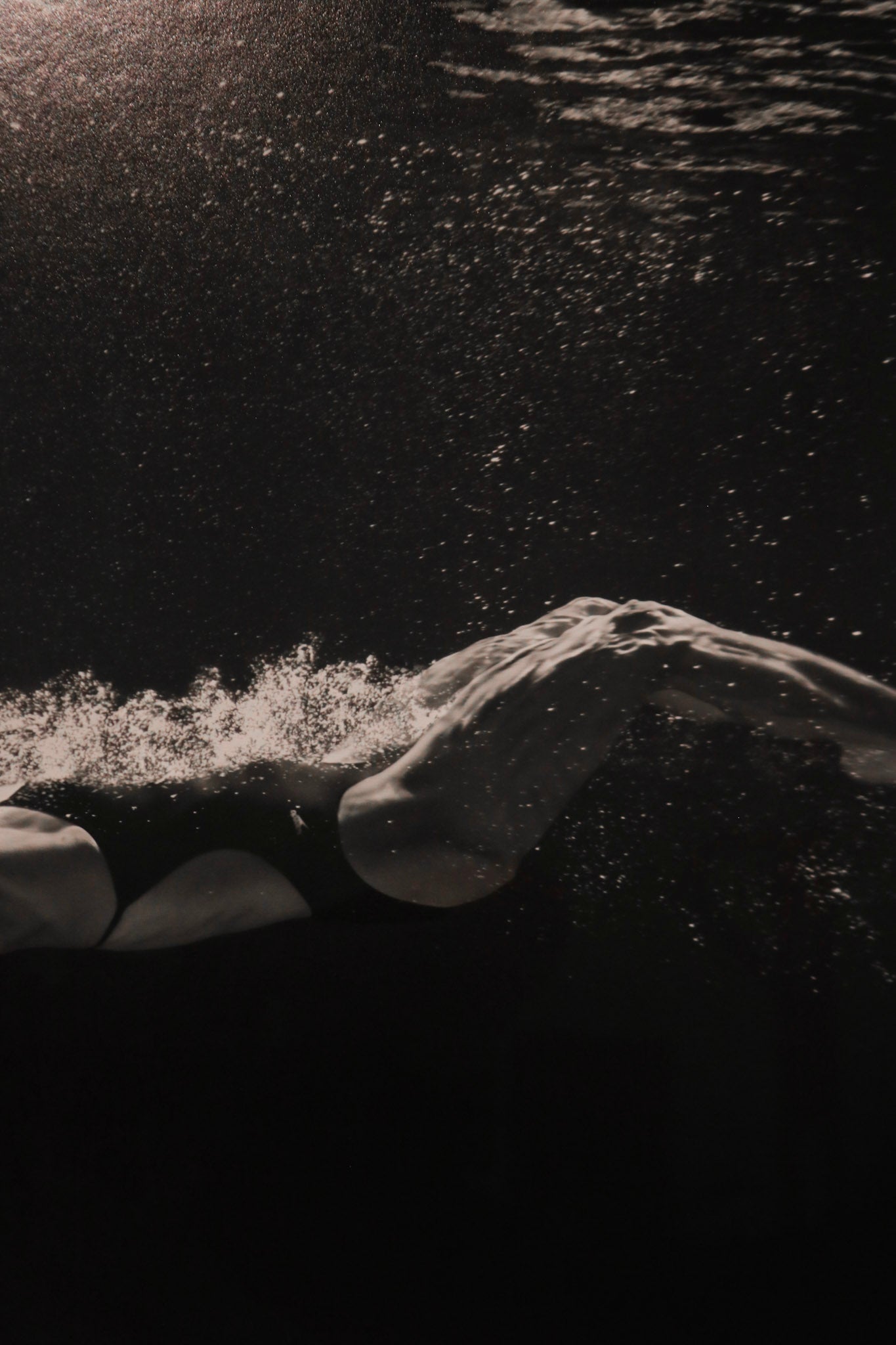 Frame’s mounting detail including wire and corner brackets for easy hanging