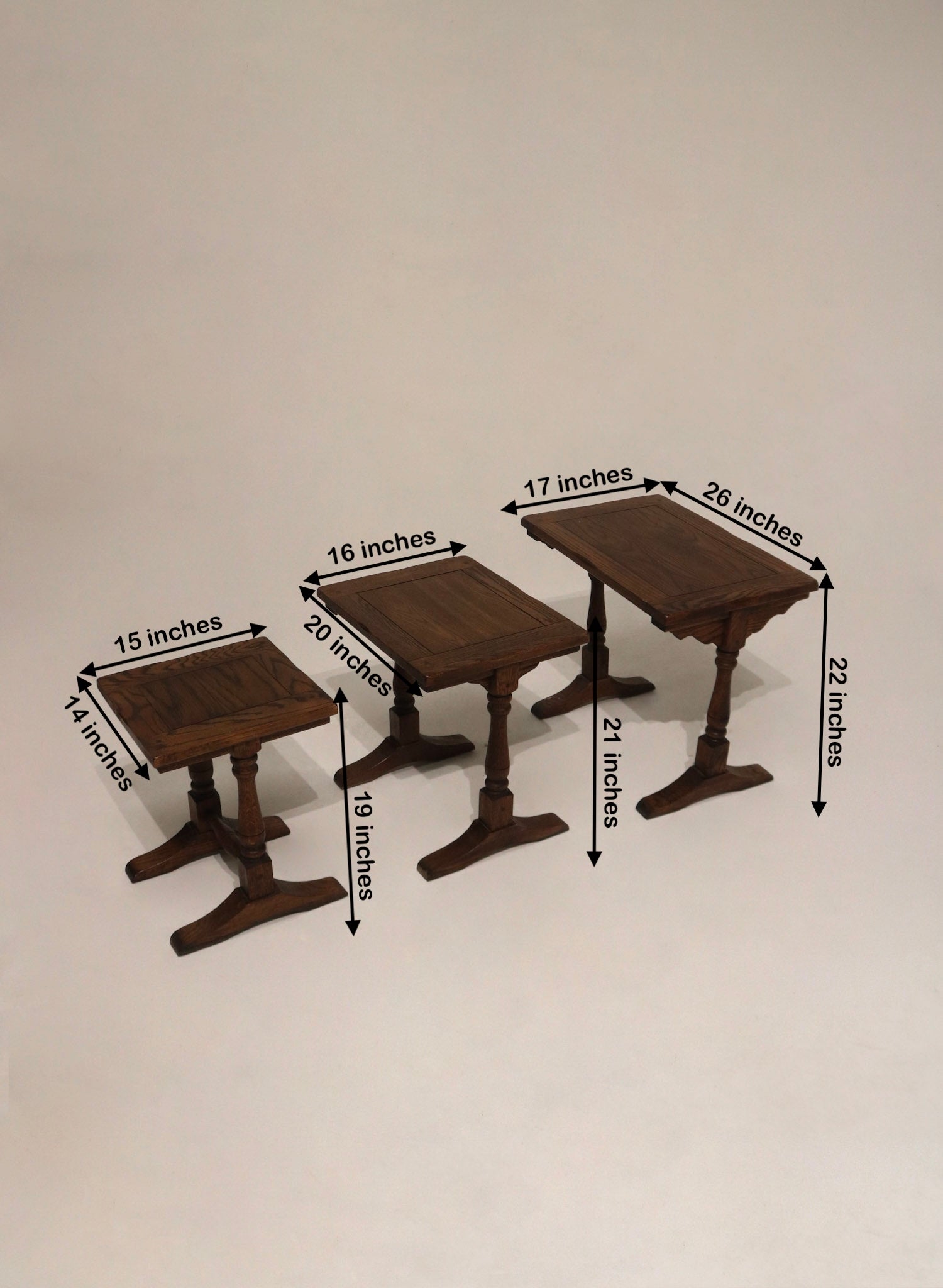 Elegant 1940s nesting tables in nice condition