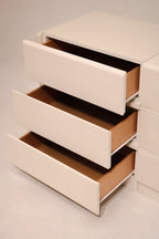 Image focusing on lower drawer construction and rail smoothness