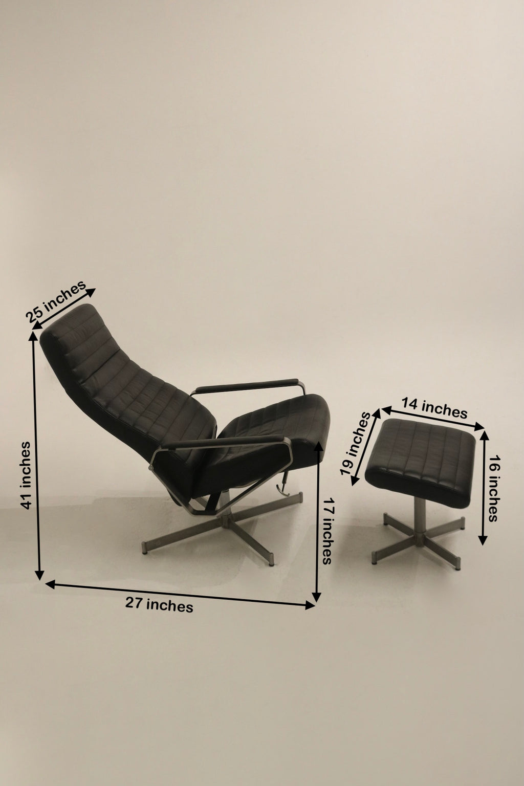 Modern leather upholstered chair by Bolia Vitesse