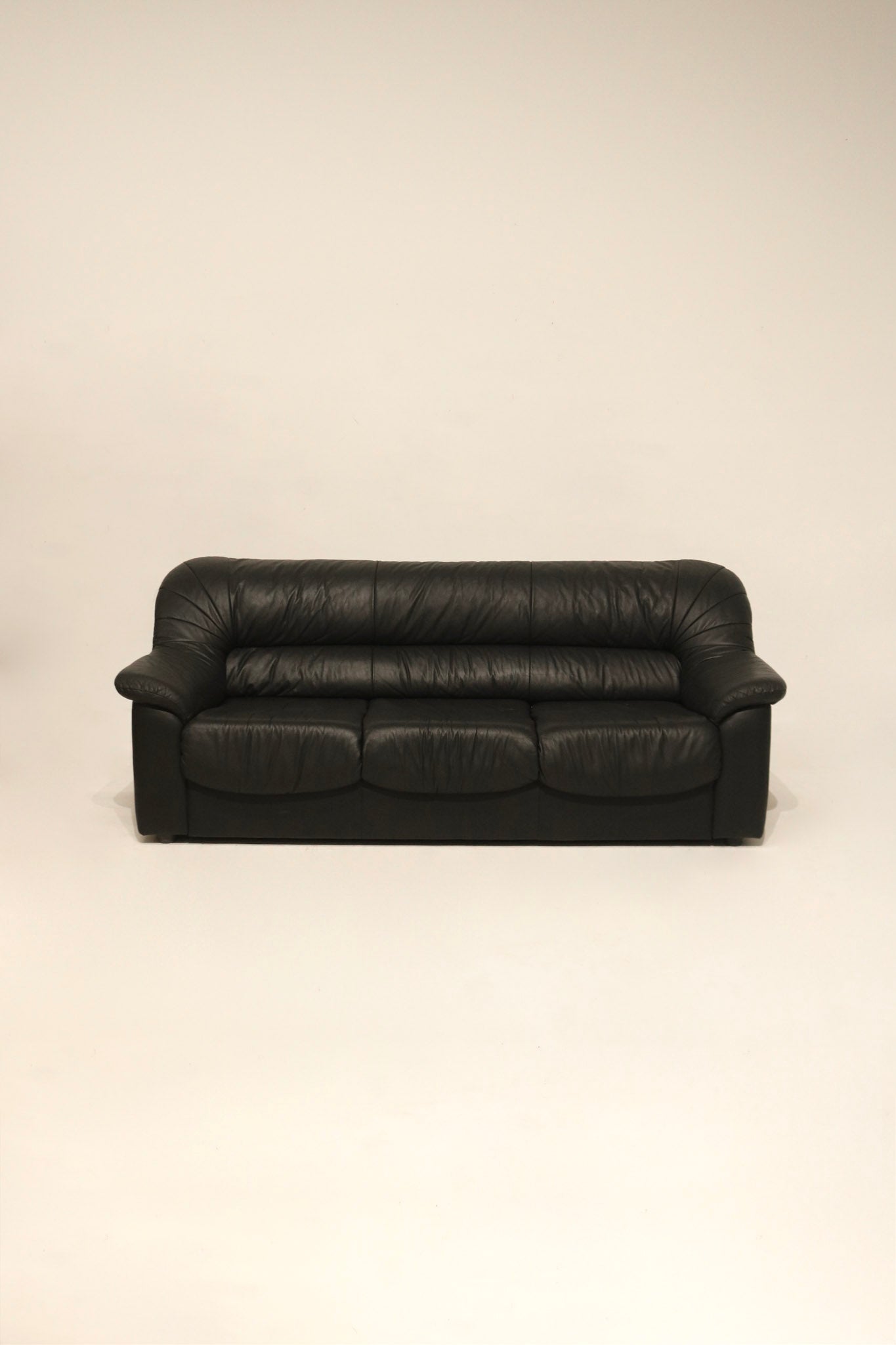 Full view of vintage Italian leather sofa couch in excellent condition with rich leather texture