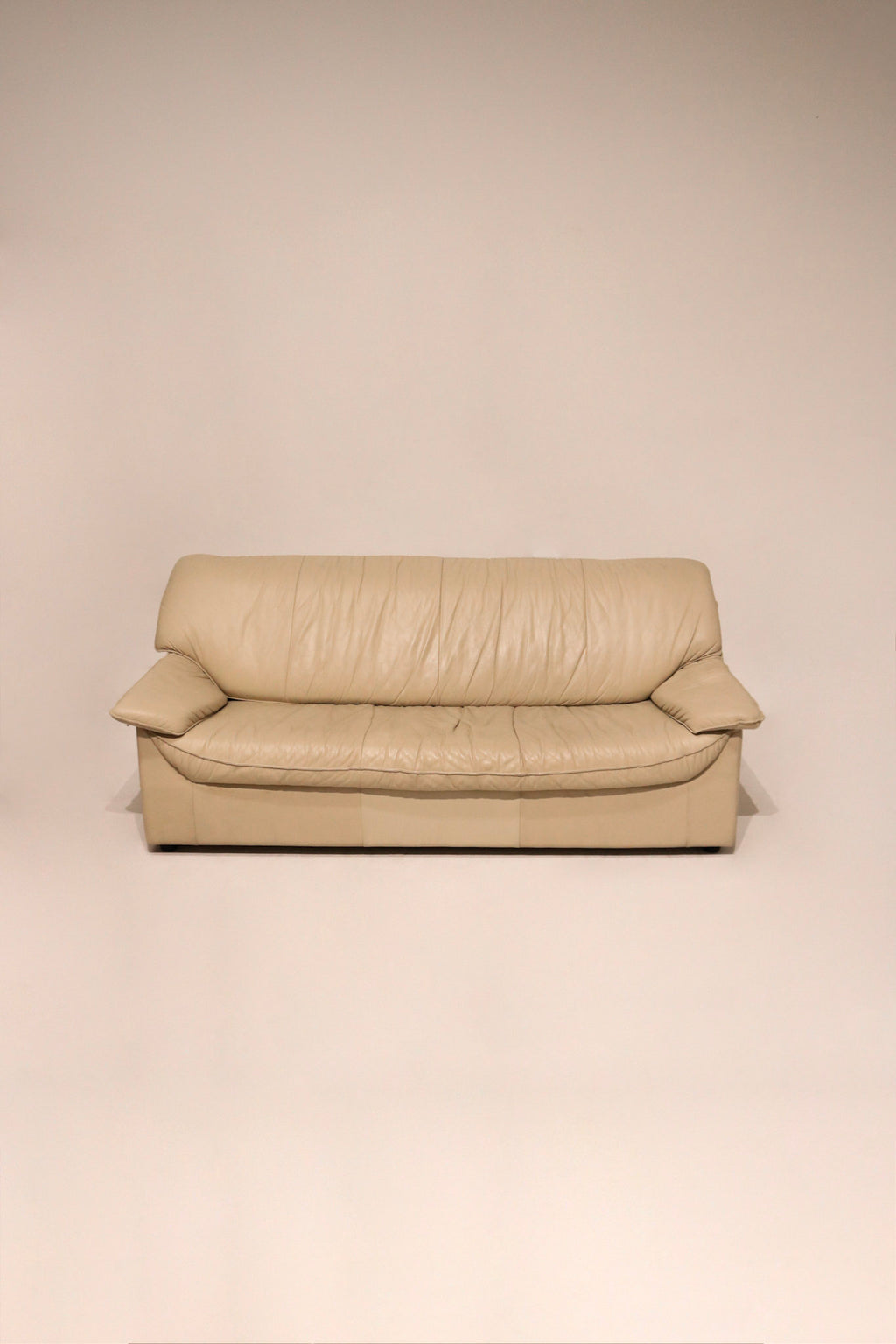 Full view of Vintage Italian Leather Beige Sofa Couch in beige real leather, excellent condition
