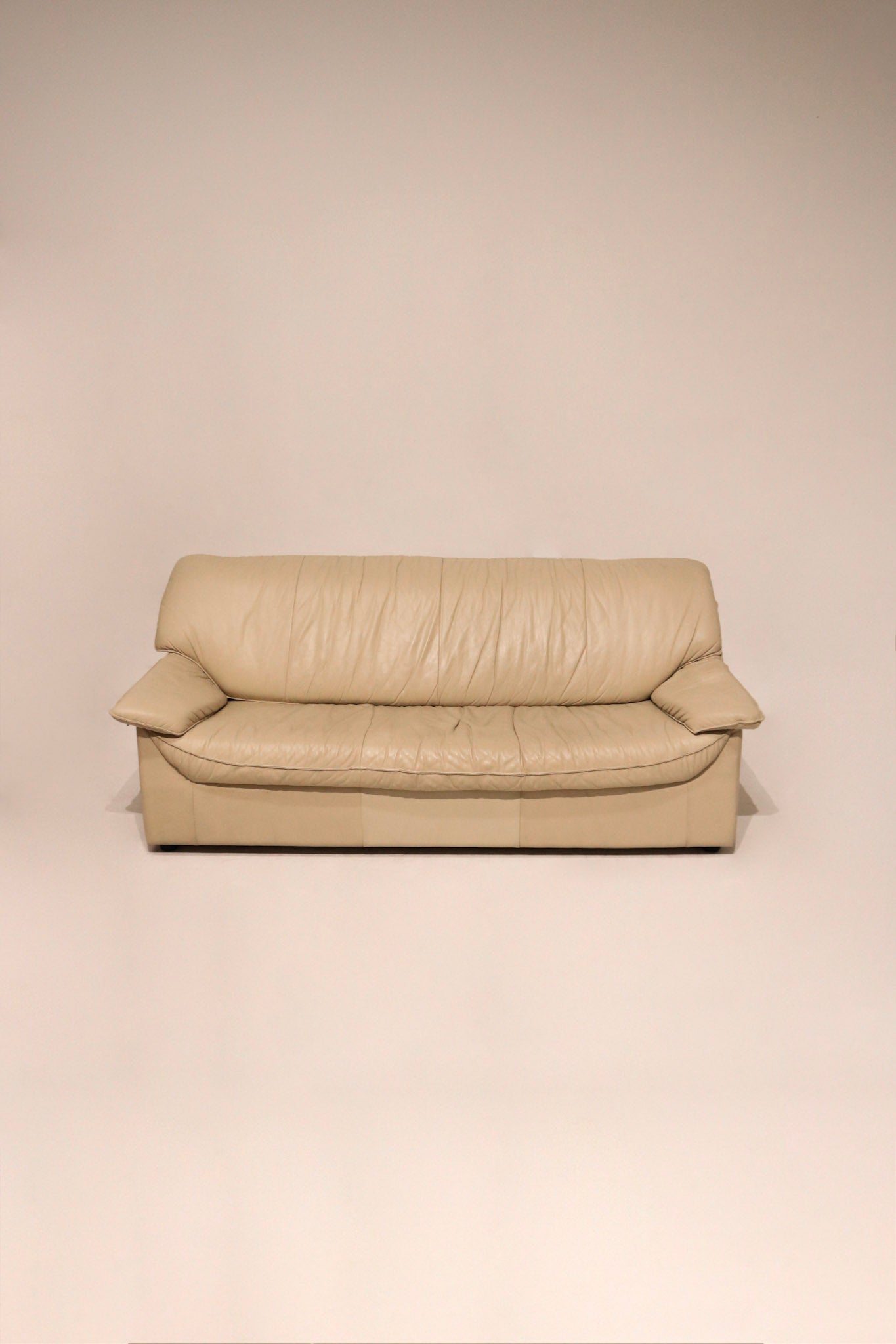 Full view of Vintage Italian Leather Beige Sofa Couch in beige real leather, excellent condition