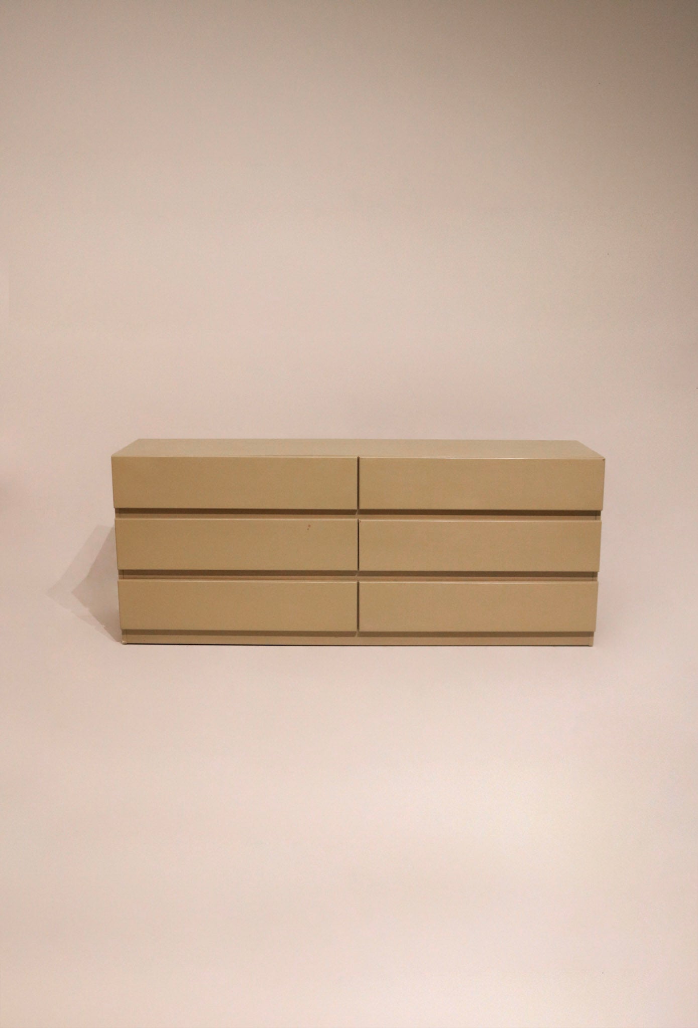 Full view of Vintage Lacquered Wooden Mcm 6 Drawers Dresser in taupe lacquered wood with six spacious drawers