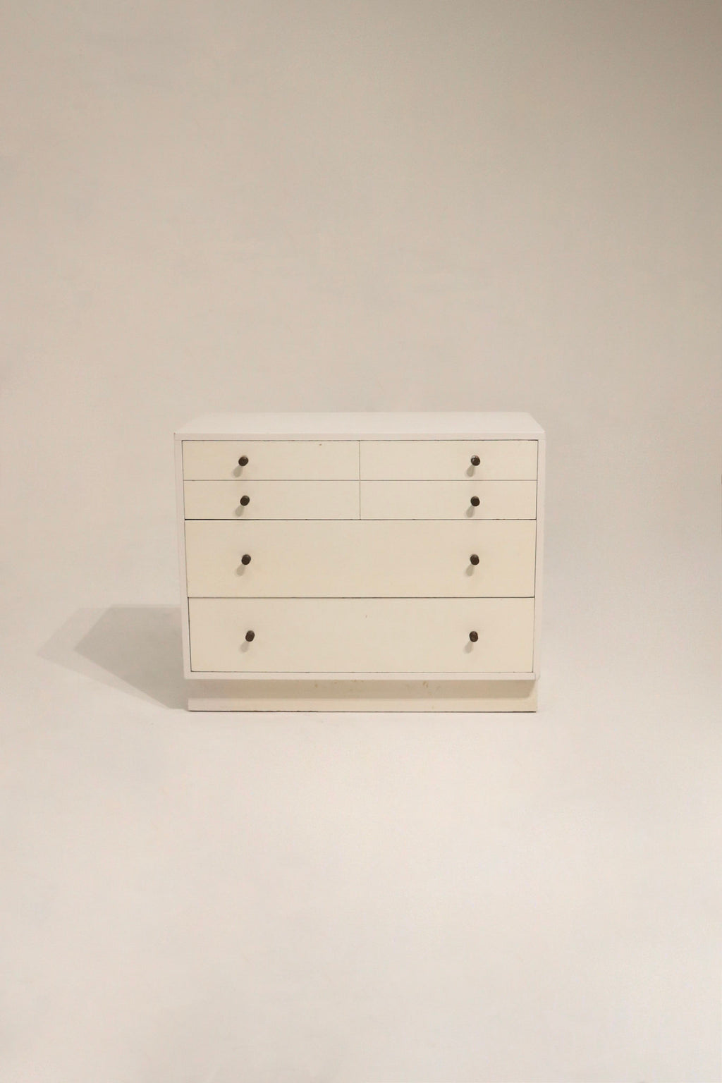 Chic wooden drawer unit