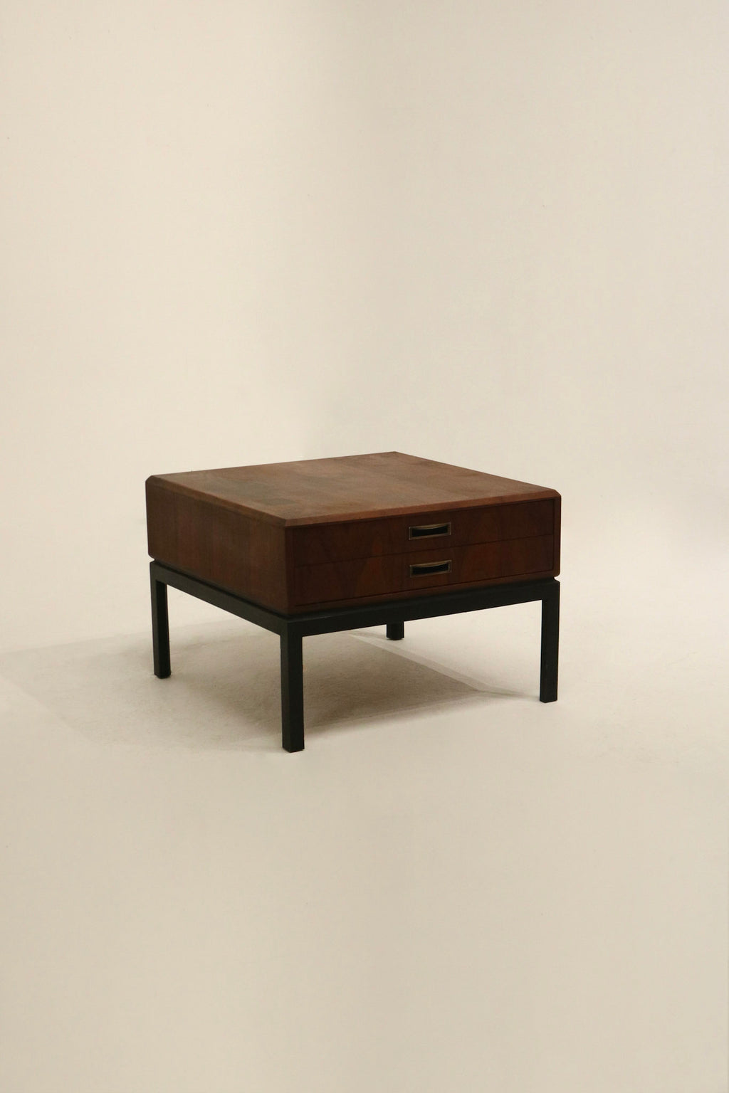 Large walnut wood chest by Maurice Villency from New York