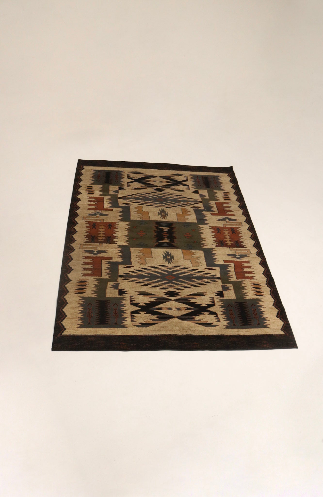 Oriental Weavers vintage-style rug