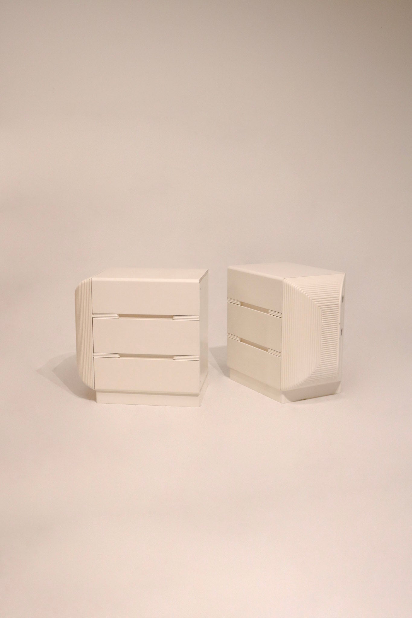 Detail of small chip on drawer edge to show minor wear