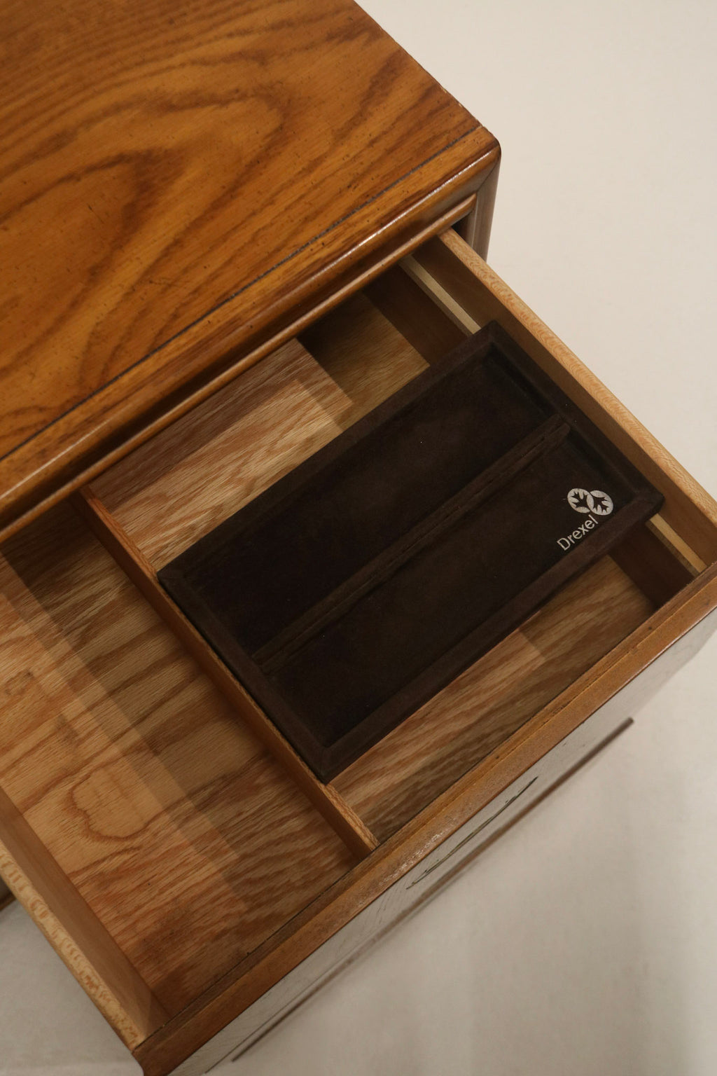 DRESSER 7 IMG_4687