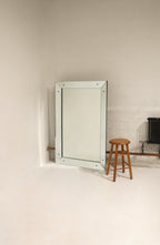 Large wall mirror in excellent condition