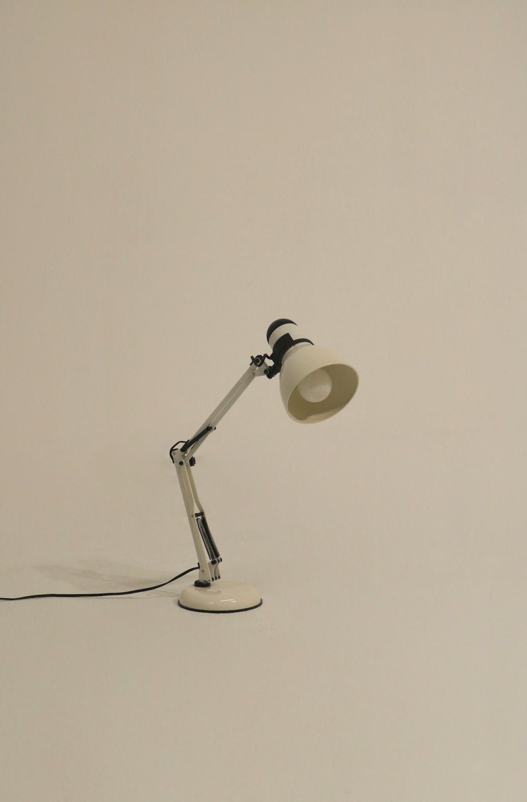 Late 90s modernist white metal swing-arm desk lamp