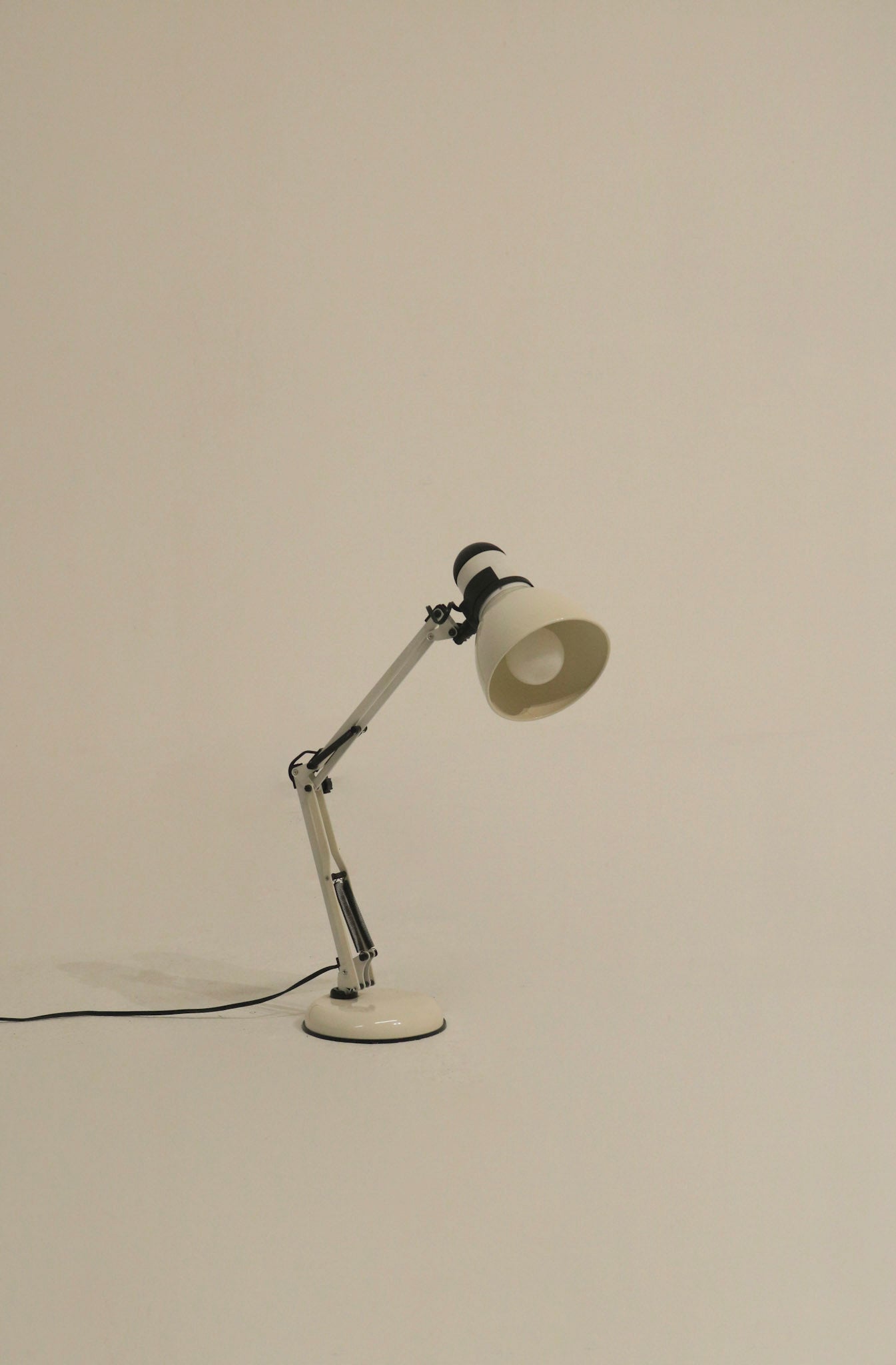 Late 90s modernist white metal swing-arm desk lamp