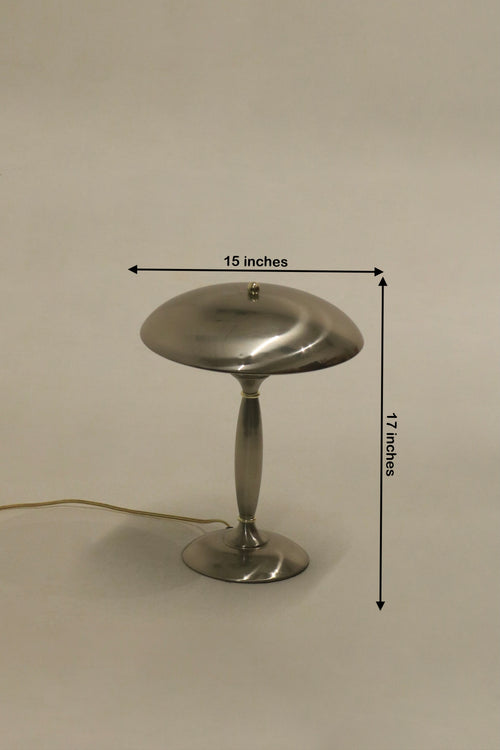 3-way touch lamp with modern design