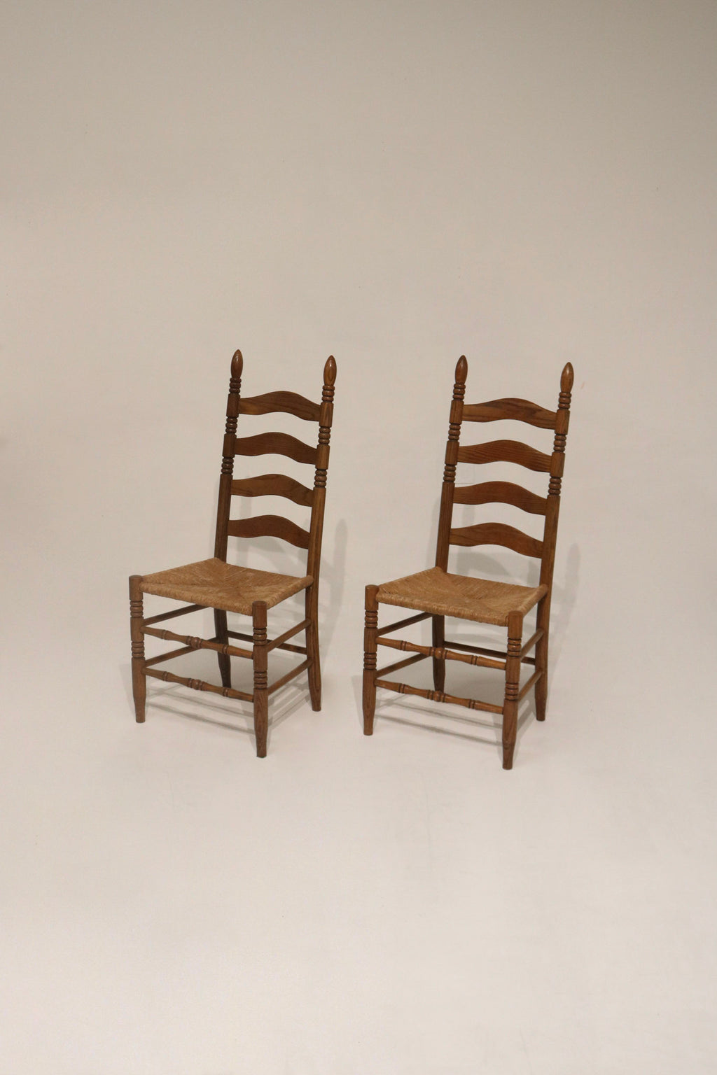 Early 19th Century oak wood chairs with woven rush seats
