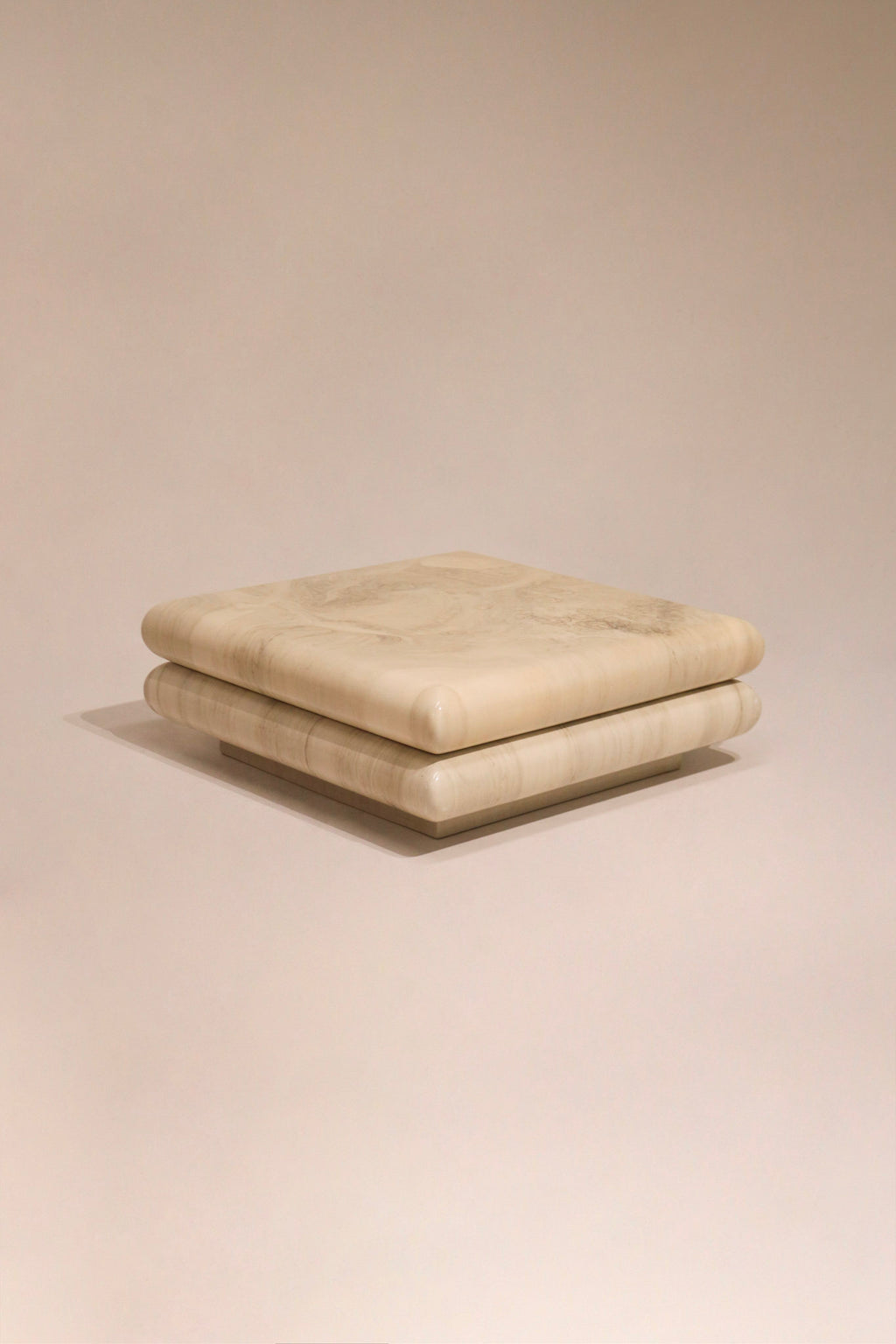 Full view of Italian rare vintage postmodern lacquered marbled resin coffee table, bold lacquer finish, circa 1980