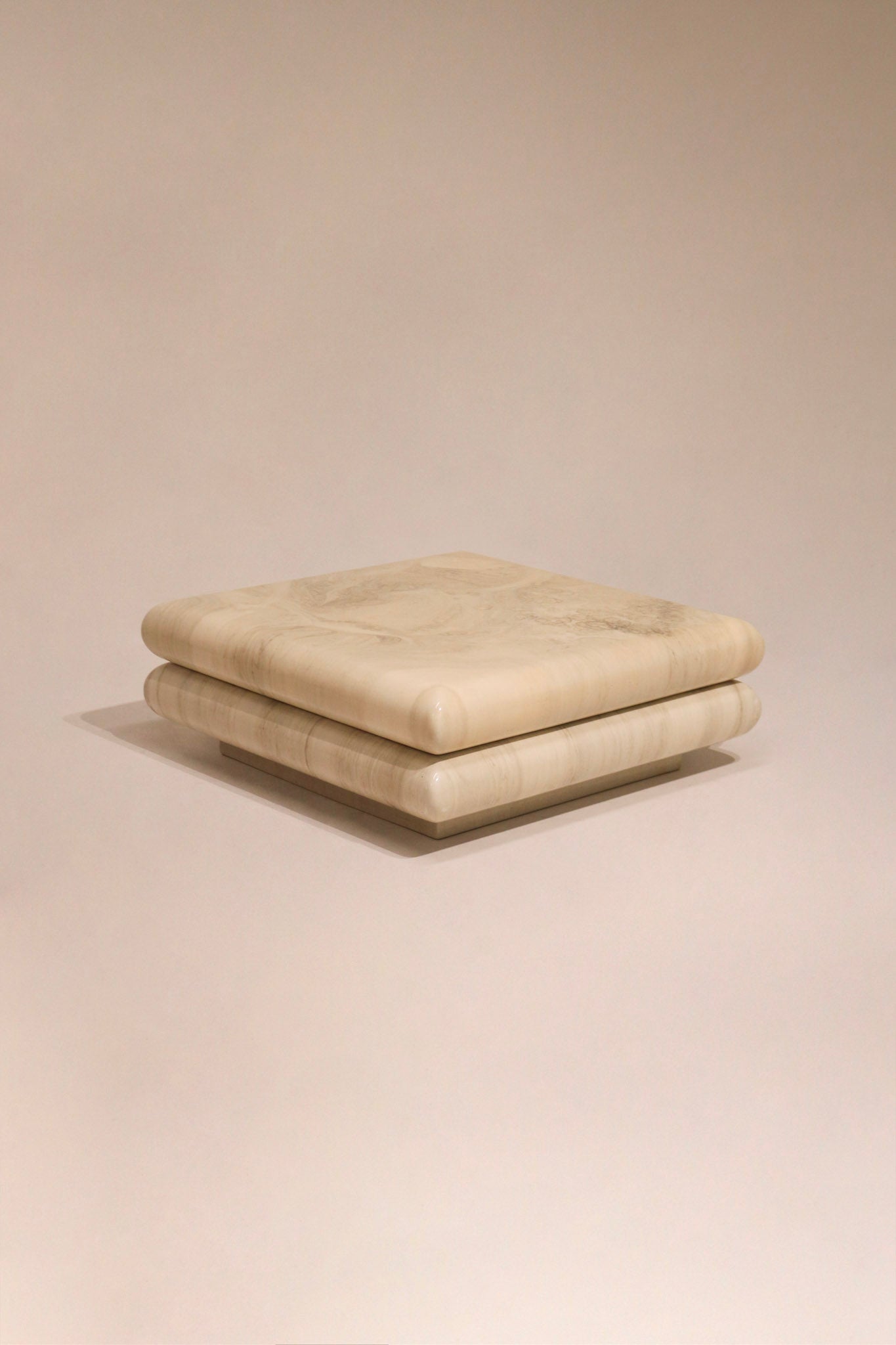 Full view of Italian rare vintage postmodern lacquered marbled resin coffee table, bold lacquer finish, circa 1980