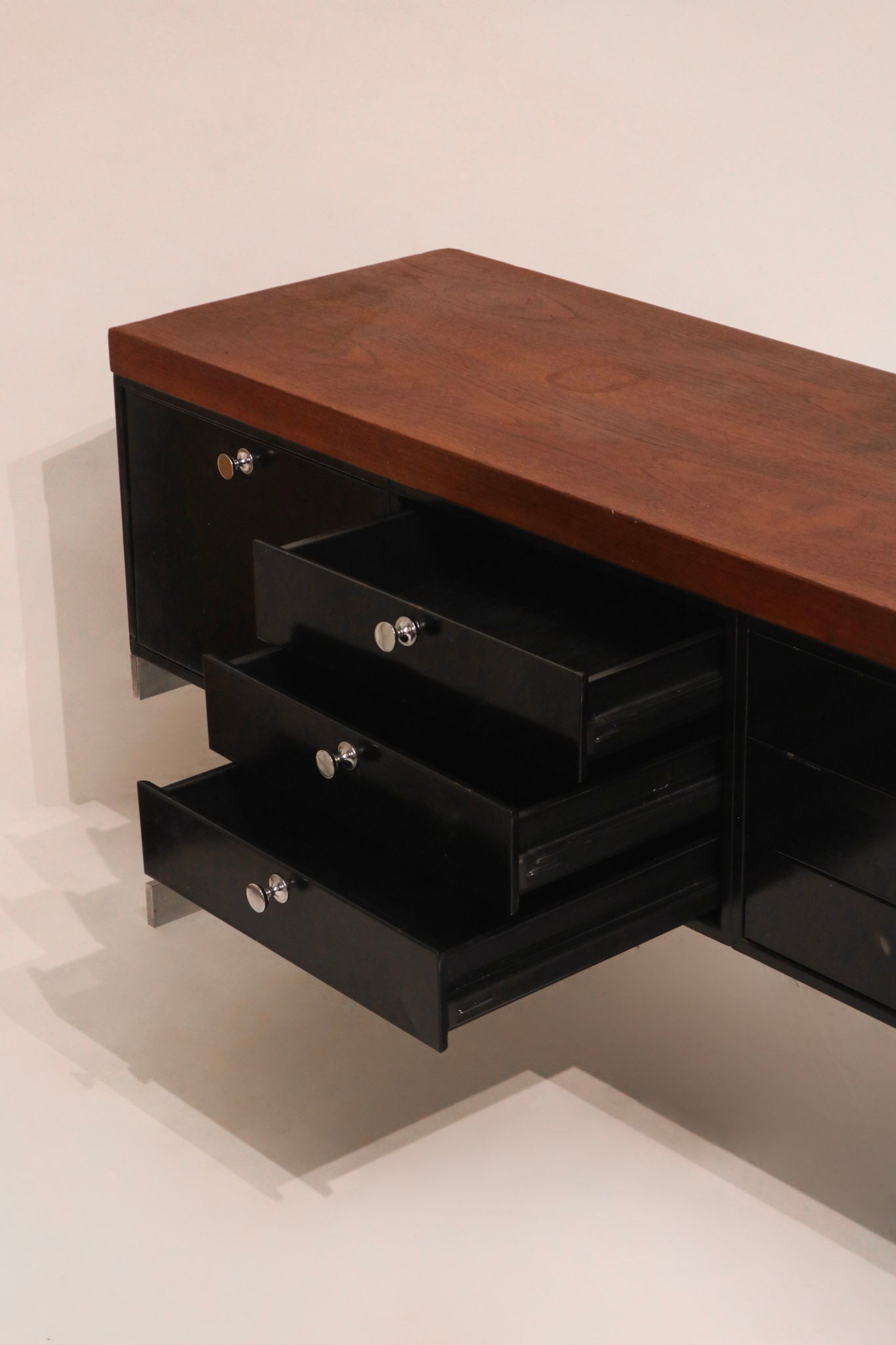 Detail of heavy-duty drawer slide mechanism and sturdy construction