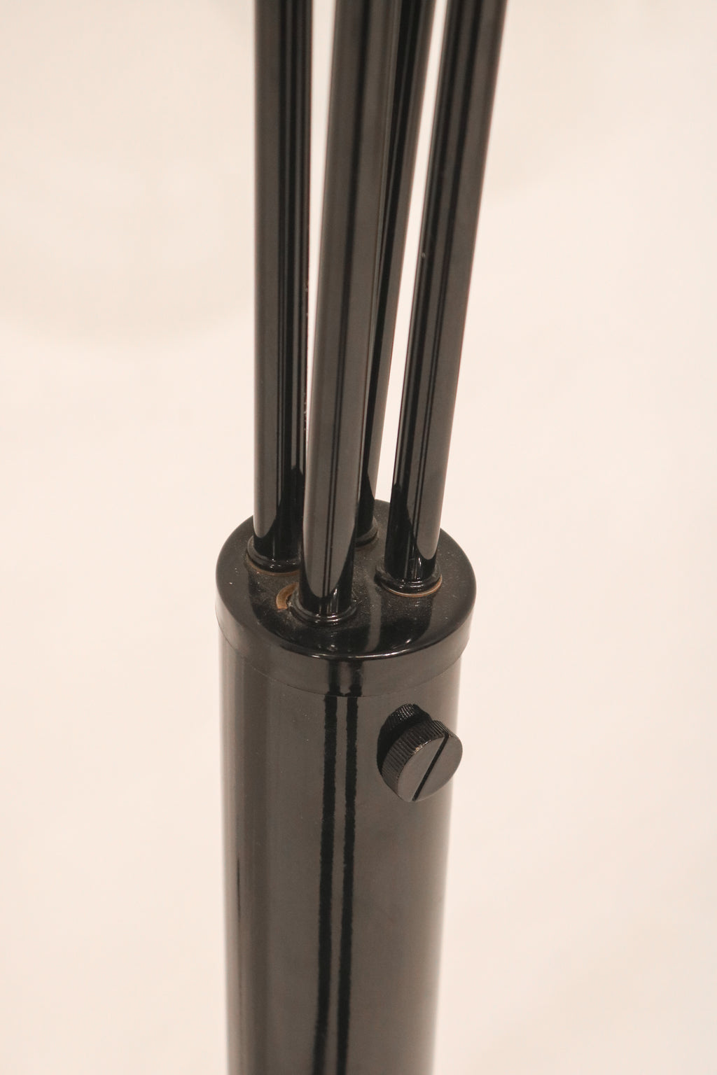 Detail of the main lamp stem and switch mechanism