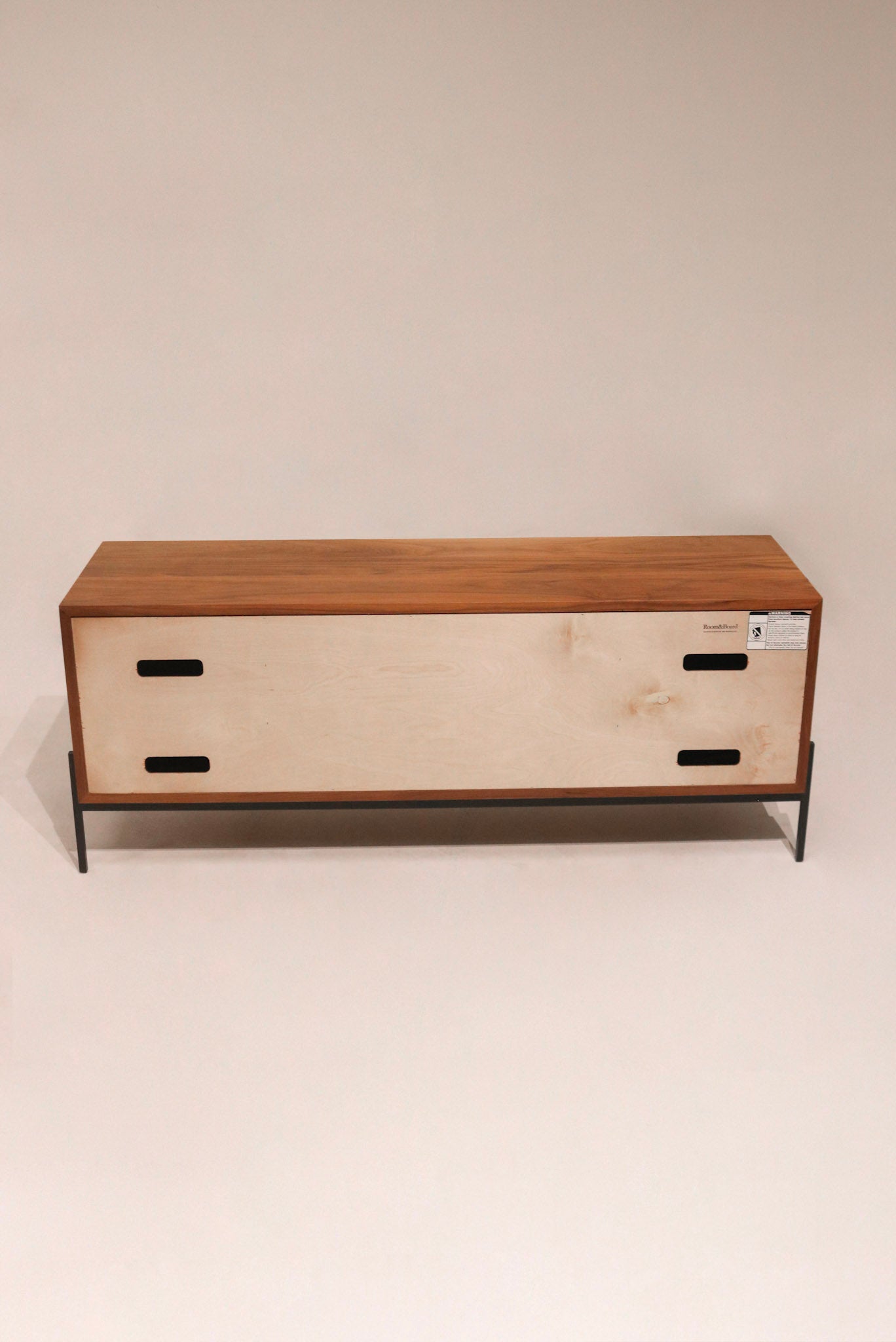 Macro shot of the natural walnut grain pattern on the top surface