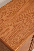 Macro shot of the oak wood grain texture on the top surface